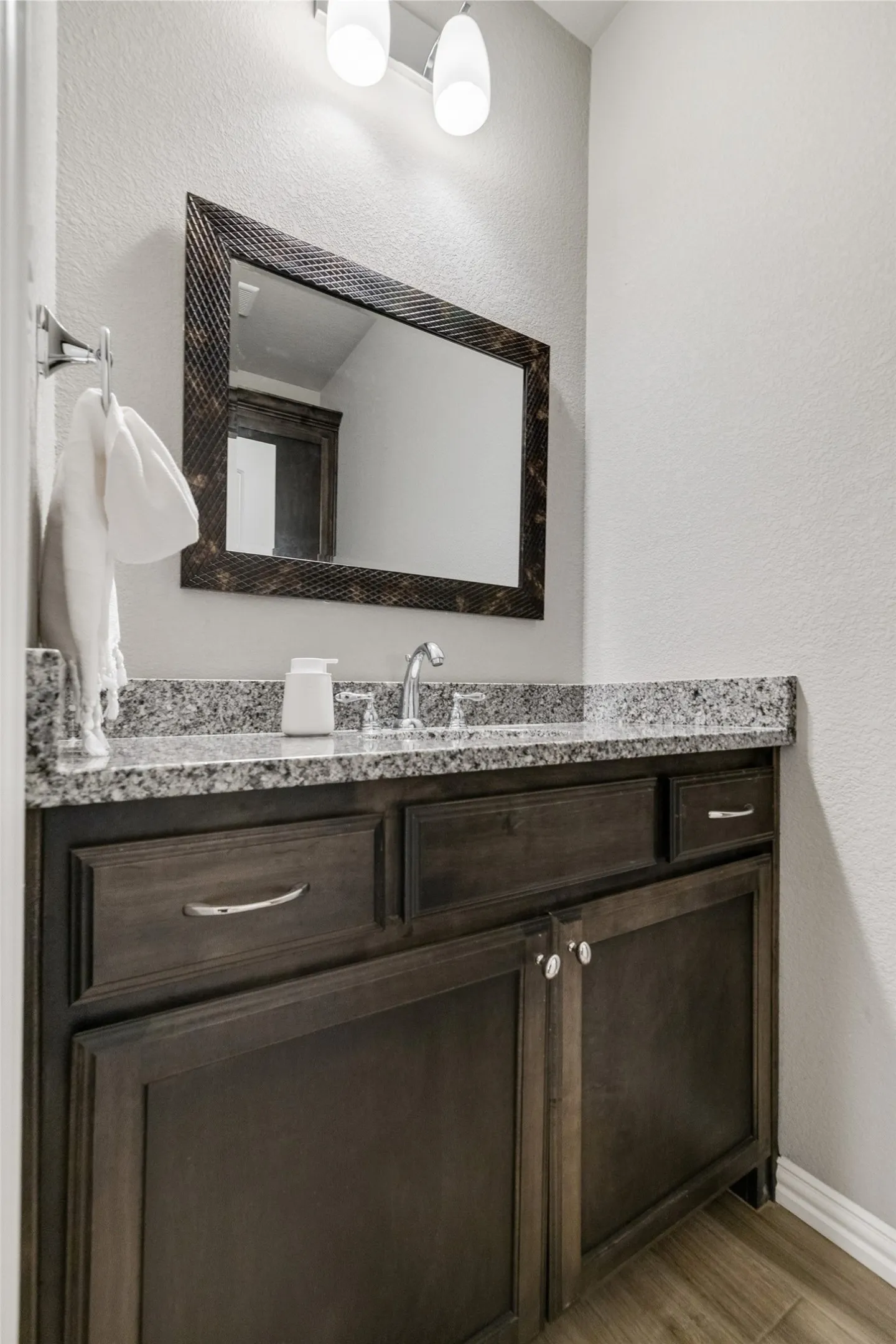 Single Family Residence For Sale in Denton County , 5750 High Mesa Drive, Justin, Texas 76247, 4 Bedroom, 3 Bathroom, 3 Garage spaces, 3,059 Sqft, built in 2015, mls#21370592, Real Estate Agent in Justin, Homes For Sale in Denton county, Homes For Sale in Justin, Realtor in Justin Texas, Real Estate Brokerage Independent Realty Texas, Luminita Cordes Realtor