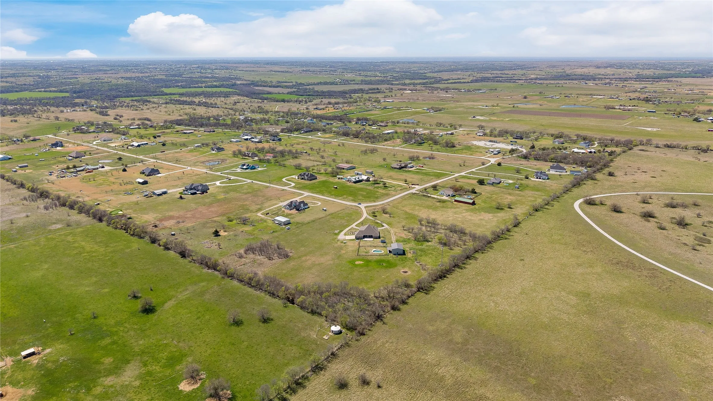 Single Family Residence For Sale in Denton County , 5750 High Mesa Drive, Justin, Texas 76247, 4 Bedroom, 3 Bathroom, 3 Garage spaces, 3,059 Sqft, built in 2015, mls#21370592, Real Estate Agent in Justin, Homes For Sale in Denton county, Homes For Sale in Justin, Realtor in Justin Texas, Real Estate Brokerage Independent Realty Texas, Luminita Cordes Realtor