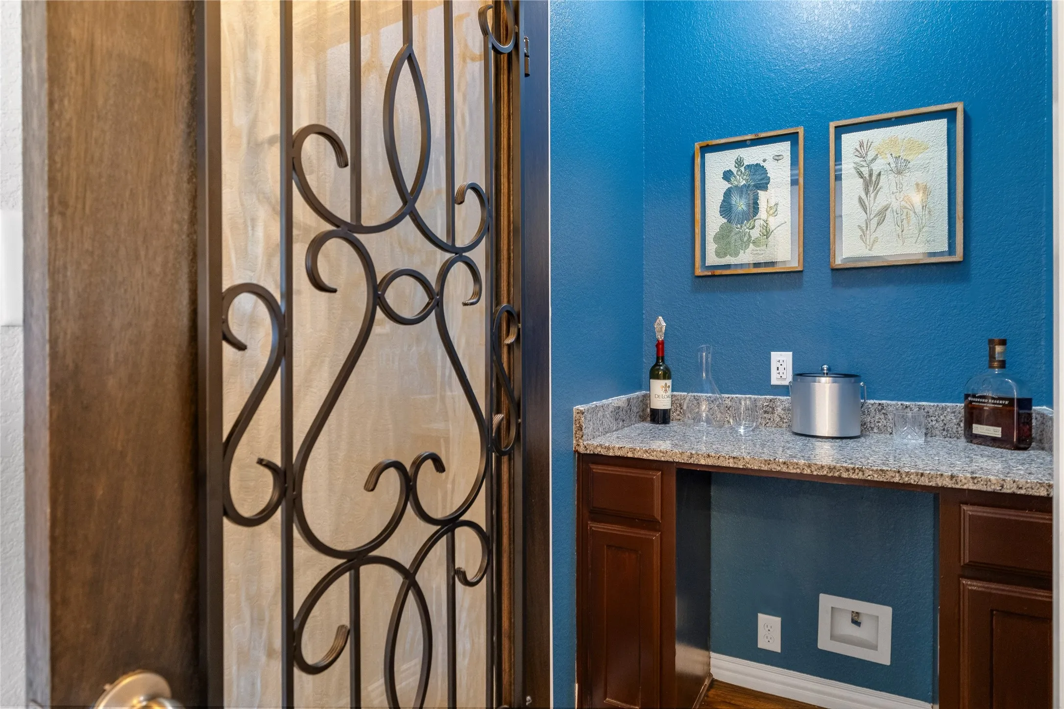Single Family Residence For Sale in Denton County , 5750 High Mesa Drive, Justin, Texas 76247, 4 Bedroom, 3 Bathroom, 3 Garage spaces, 3,059 Sqft, built in 2015, mls#21370592, Real Estate Agent in Justin, Homes For Sale in Denton county, Homes For Sale in Justin, Realtor in Justin Texas, Real Estate Brokerage Independent Realty Texas, Luminita Cordes Realtor