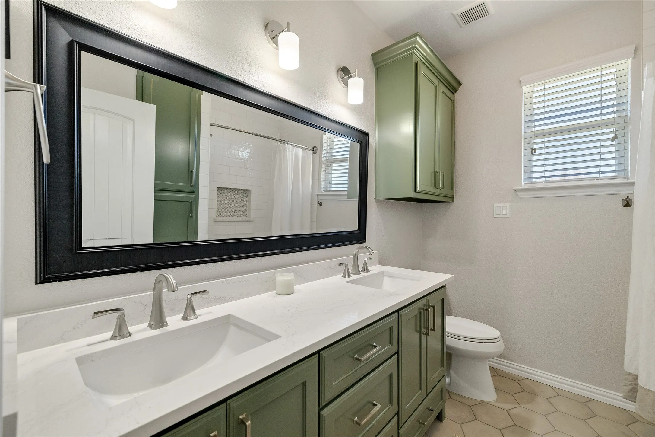 Single Family Residence For Sale in Denton County , 5750 High Mesa Drive, Justin, Texas 76247, 4 Bedroom, 3 Bathroom, 3 Garage spaces, 3,059 Sqft, built in 2015, mls#21370592, Real Estate Agent in Justin, Homes For Sale in Denton county, Homes For Sale in Justin, Realtor in Justin Texas, Real Estate Brokerage Independent Realty Texas, Luminita Cordes Realtor