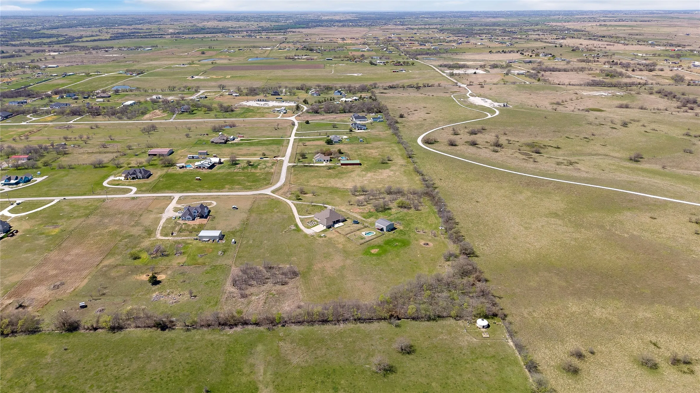 Single Family Residence For Sale in Denton County , 5750 High Mesa Drive, Justin, Texas 76247, 4 Bedroom, 3 Bathroom, 3 Garage spaces, 3,059 Sqft, built in 2015, mls#21370592, Real Estate Agent in Justin, Homes For Sale in Denton county, Homes For Sale in Justin, Realtor in Justin Texas, Real Estate Brokerage Independent Realty Texas, Luminita Cordes Realtor