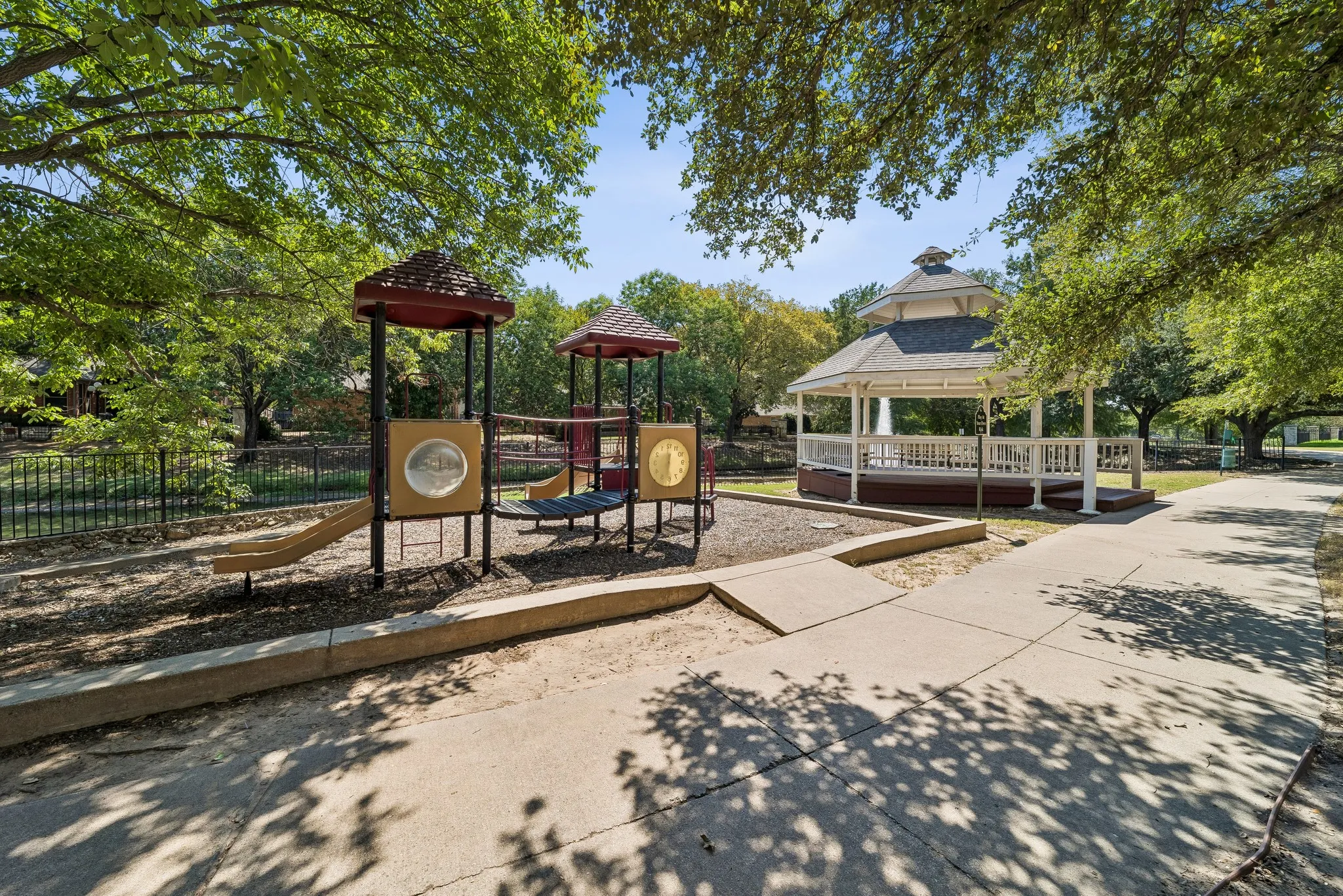 Single Family Residence For Sale in Denton County , 3421 Dowland Drive, Flower Mound, Texas 75022, 5 Bedroom, 3 Bathroom, 2 Garage spaces, 3,009 Sqft, built in 1998, mls#21378207, Real Estate Agent in Flower Mound, Homes For Sale in Denton county, Homes For Sale in Flower Mound, Realtor in Flower Mound Texas, Real Estate Brokerage Independent Realty Texas, Luminita Cordes Realtor