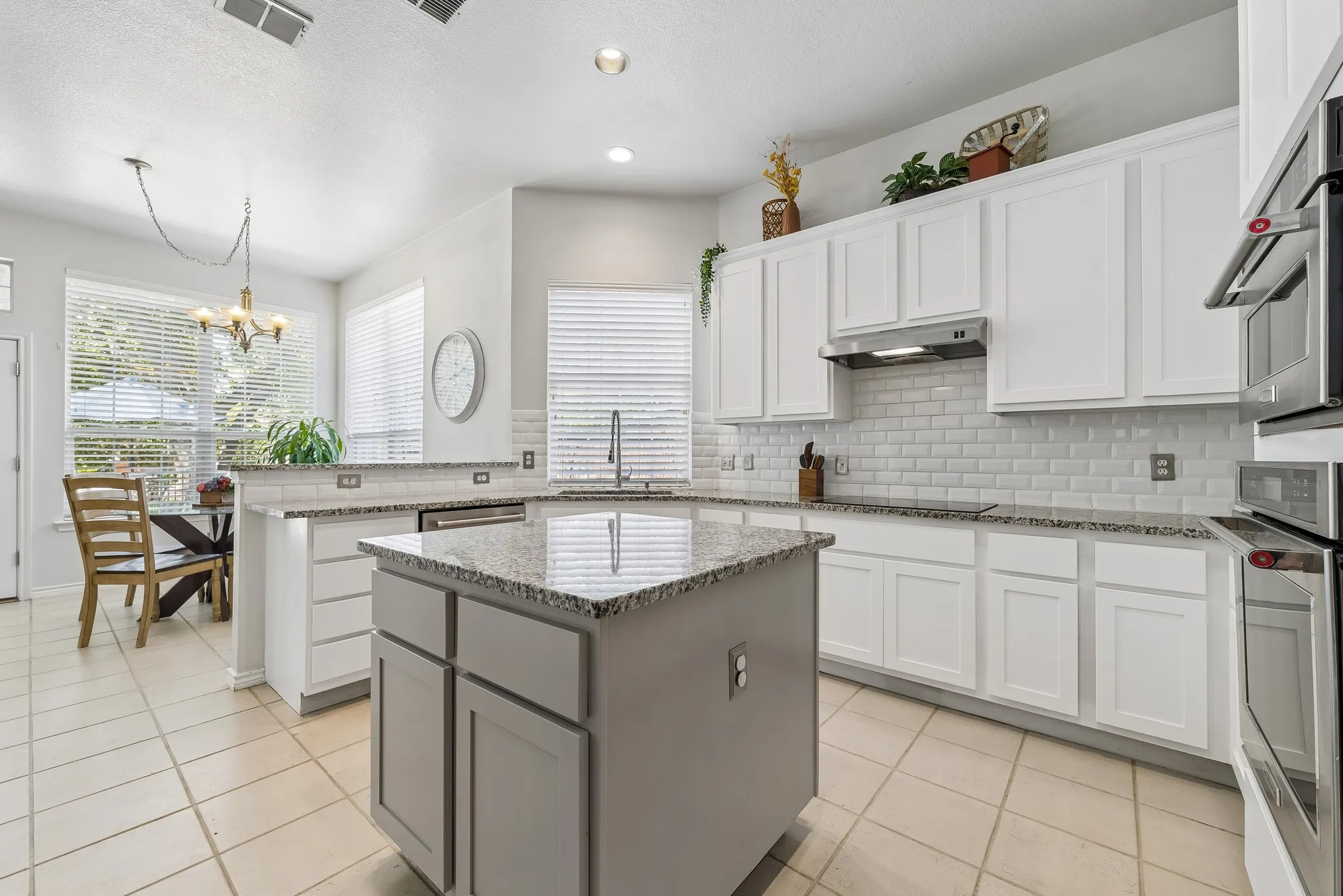 Single Family Residence For Sale in Denton County , 3421 Dowland Drive, Flower Mound, Texas 75022, 5 Bedroom, 3 Bathroom, 2 Garage spaces, 3,009 Sqft, built in 1998, mls#21378207, Real Estate Agent in Flower Mound, Homes For Sale in Denton county, Homes For Sale in Flower Mound, Realtor in Flower Mound Texas, Real Estate Brokerage Independent Realty Texas, Luminita Cordes Realtor