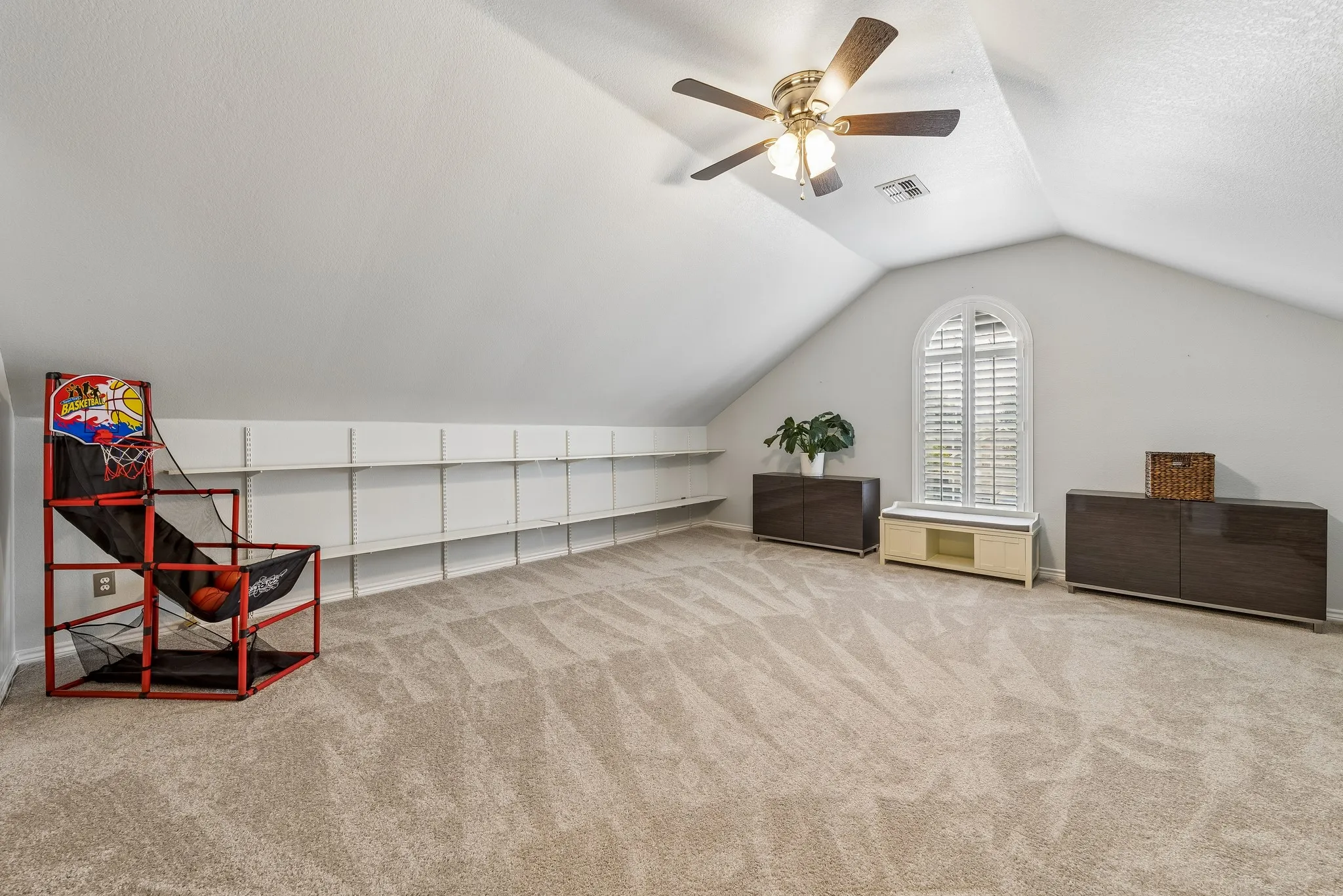 Single Family Residence For Sale in Denton County , 3421 Dowland Drive, Flower Mound, Texas 75022, 5 Bedroom, 3 Bathroom, 2 Garage spaces, 3,009 Sqft, built in 1998, mls#21378207, Real Estate Agent in Flower Mound, Homes For Sale in Denton county, Homes For Sale in Flower Mound, Realtor in Flower Mound Texas, Real Estate Brokerage Independent Realty Texas, Luminita Cordes Realtor