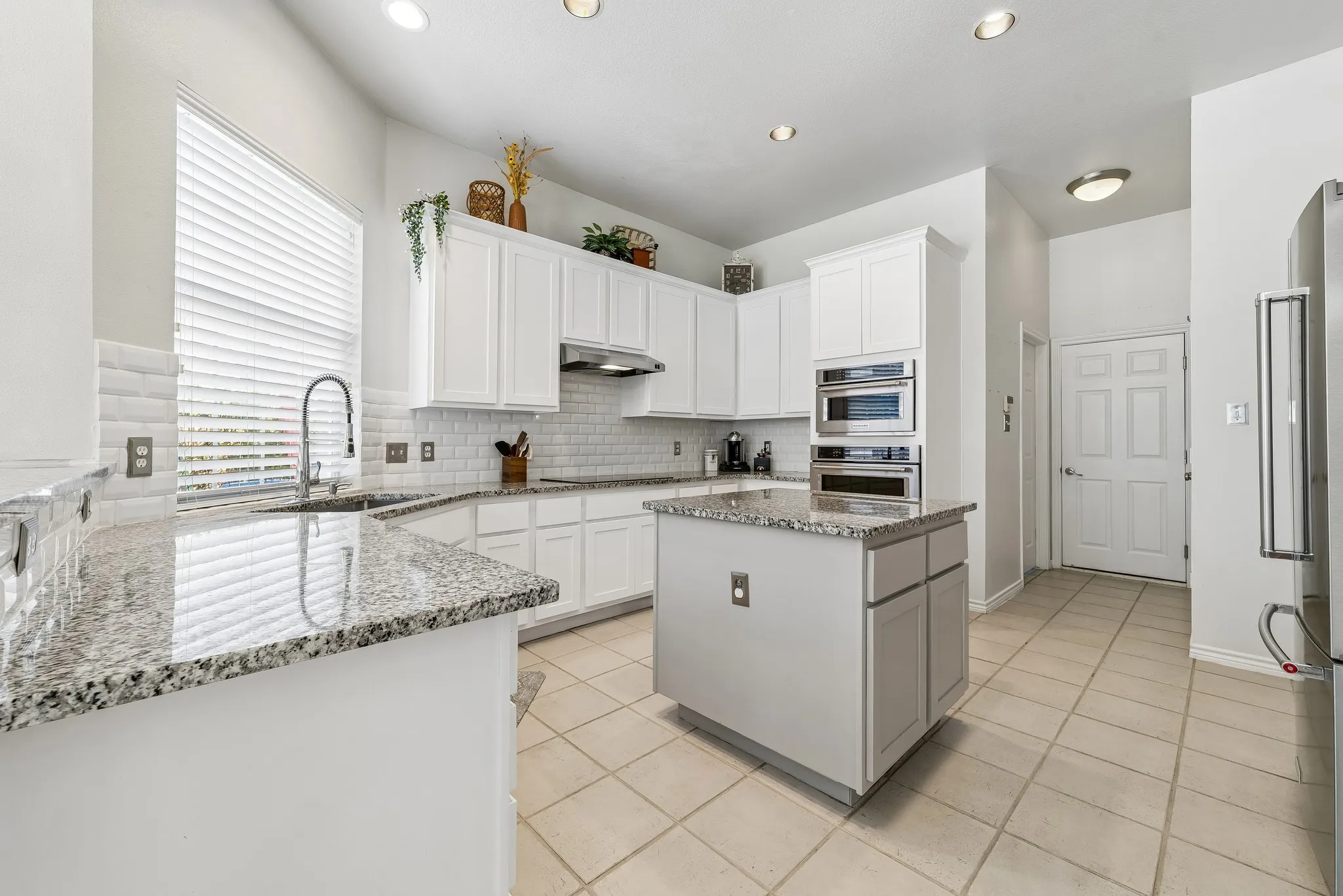 Single Family Residence For Sale in Denton County , 3421 Dowland Drive, Flower Mound, Texas 75022, 5 Bedroom, 3 Bathroom, 2 Garage spaces, 3,009 Sqft, built in 1998, mls#21378207, Real Estate Agent in Flower Mound, Homes For Sale in Denton county, Homes For Sale in Flower Mound, Realtor in Flower Mound Texas, Real Estate Brokerage Independent Realty Texas, Luminita Cordes Realtor