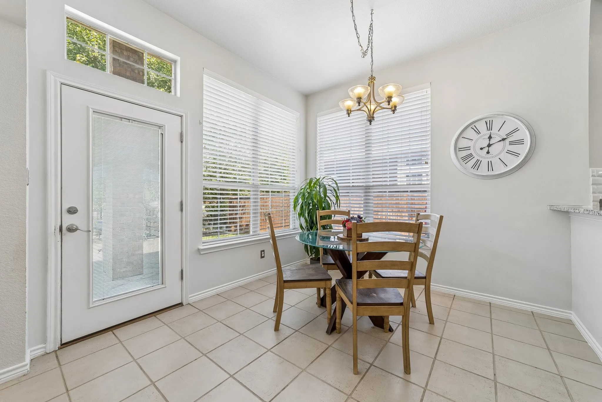 Single Family Residence For Sale in Denton County , 3421 Dowland Drive, Flower Mound, Texas 75022, 5 Bedroom, 3 Bathroom, 2 Garage spaces, 3,009 Sqft, built in 1998, mls#21378207, Real Estate Agent in Flower Mound, Homes For Sale in Denton county, Homes For Sale in Flower Mound, Realtor in Flower Mound Texas, Real Estate Brokerage Independent Realty Texas, Luminita Cordes Realtor