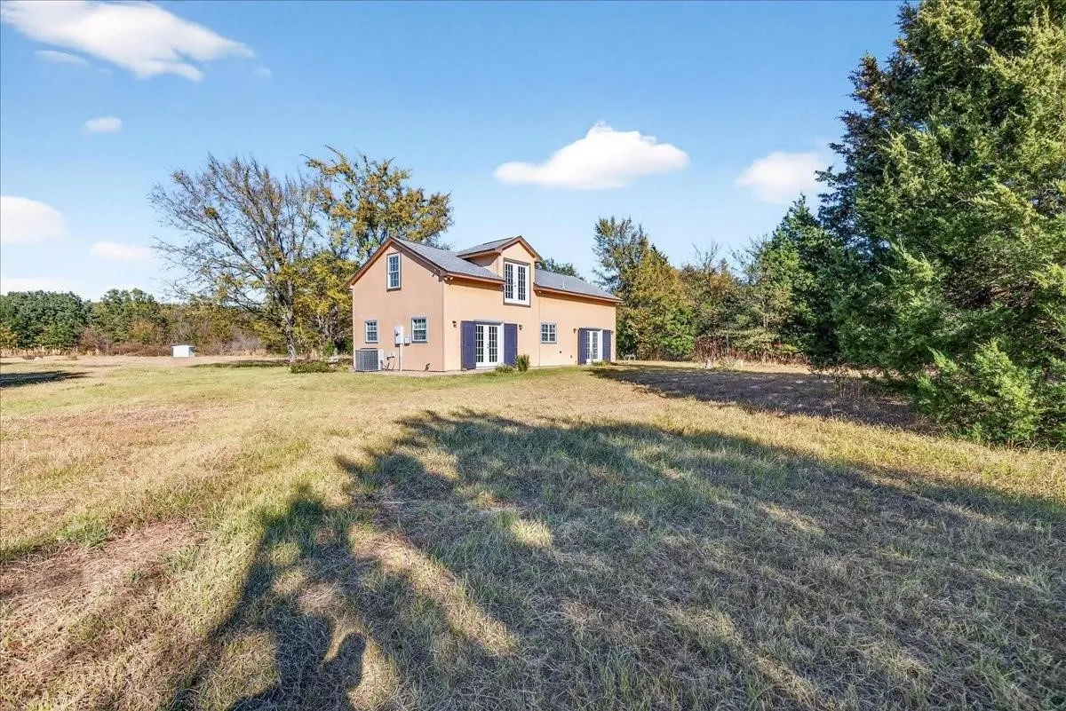 Single Family Residence For Sale in Van Zandt County , 1603 VZ CR 2908, Eustace, Texas 75124, 2 Bedroom, 1 Bathroom, Garage spaces, 1,280 Sqft, built in 2012, mls#21378416, Real Estate Agent in Eustace, Homes For Sale in Van Zandt county, Homes For Sale in Eustace, Realtor in Eustace Texas, Real Estate Brokerage Independent Realty Texas, Luminita Cordes Realtor