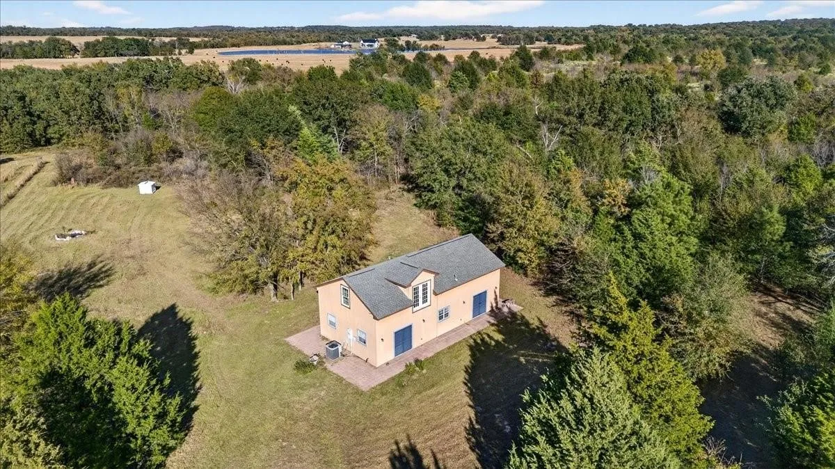 Single Family Residence For Sale in Van Zandt County , 1603 VZ CR 2908, Eustace, Texas 75124, 2 Bedroom, 1 Bathroom, Garage spaces, 1,280 Sqft, built in 2012, mls#21378416, Real Estate Agent in Eustace, Homes For Sale in Van Zandt county, Homes For Sale in Eustace, Realtor in Eustace Texas, Real Estate Brokerage Independent Realty Texas, Luminita Cordes Realtor