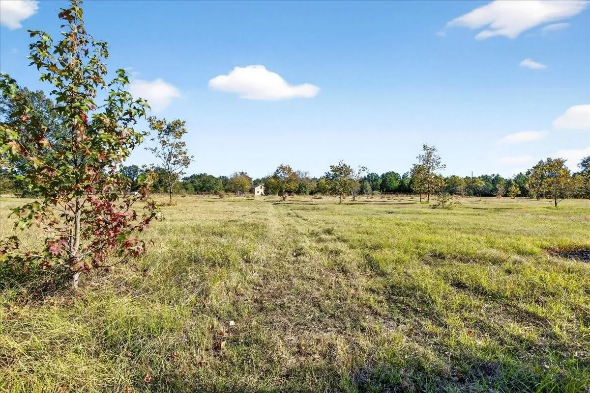 Single Family Residence For Sale in Van Zandt County , 1603 VZ CR 2908, Eustace, Texas 75124, 2 Bedroom, 1 Bathroom, Garage spaces, 1,280 Sqft, built in 2012, mls#21378416, Real Estate Agent in Eustace, Homes For Sale in Van Zandt county, Homes For Sale in Eustace, Realtor in Eustace Texas, Real Estate Brokerage Independent Realty Texas, Luminita Cordes Realtor