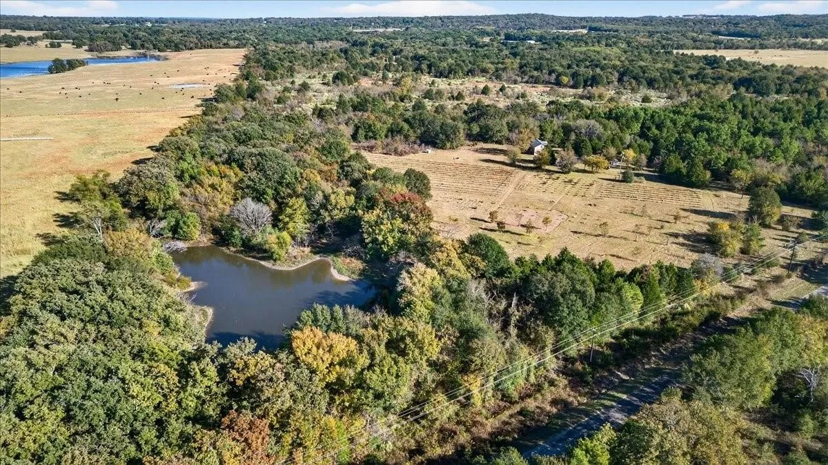 Single Family Residence For Sale in Van Zandt County , 1603 VZ CR 2908, Eustace, Texas 75124, 2 Bedroom, 1 Bathroom, Garage spaces, 1,280 Sqft, built in 2012, mls#21378416, Real Estate Agent in Eustace, Homes For Sale in Van Zandt county, Homes For Sale in Eustace, Realtor in Eustace Texas, Real Estate Brokerage Independent Realty Texas, Luminita Cordes Realtor