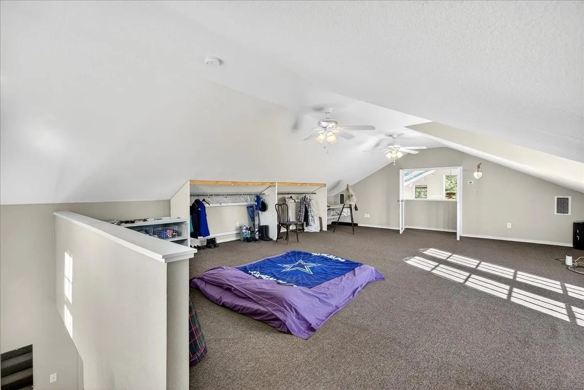 Single Family Residence For Sale in Van Zandt County , 1603 VZ CR 2908, Eustace, Texas 75124, 2 Bedroom, 1 Bathroom, Garage spaces, 1,280 Sqft, built in 2012, mls#21378416, Real Estate Agent in Eustace, Homes For Sale in Van Zandt county, Homes For Sale in Eustace, Realtor in Eustace Texas, Real Estate Brokerage Independent Realty Texas, Luminita Cordes Realtor