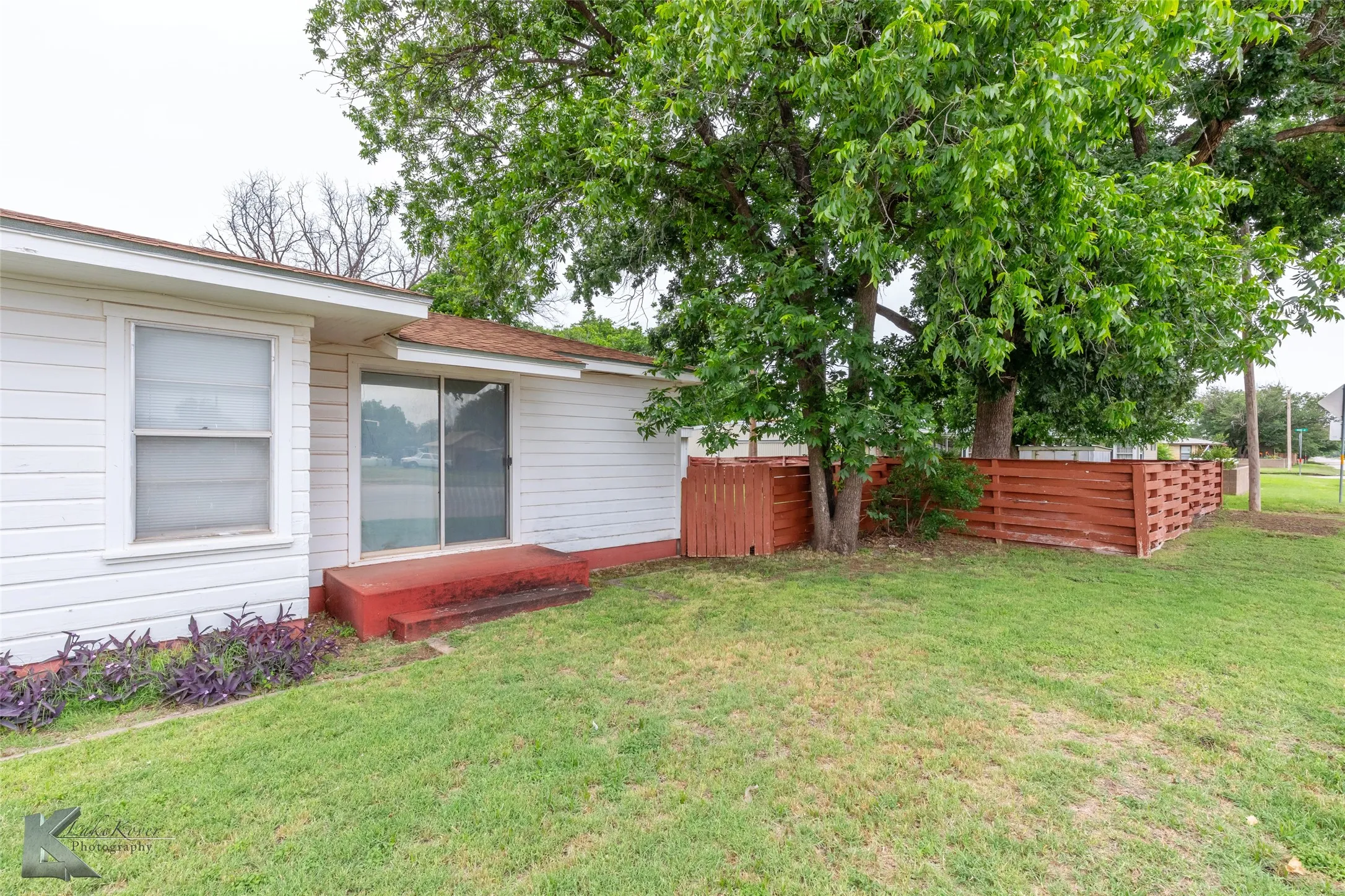 Single Family Residence For Rent in Taylor County , 1402 Herring, Merkel, Texas 79536, 4 Bedroom, 2 Bathroom, 2 Garage spaces, 1,687 Sqft, built in 1951, mls#21378414, Real Estate Agent in Merkel, Homes For Rent in Taylor county, Homes For Rent in Merkel, Realtor in Merkel Texas, Real Estate Brokerage Independent Realty Texas, Luminita Cordes Realtor