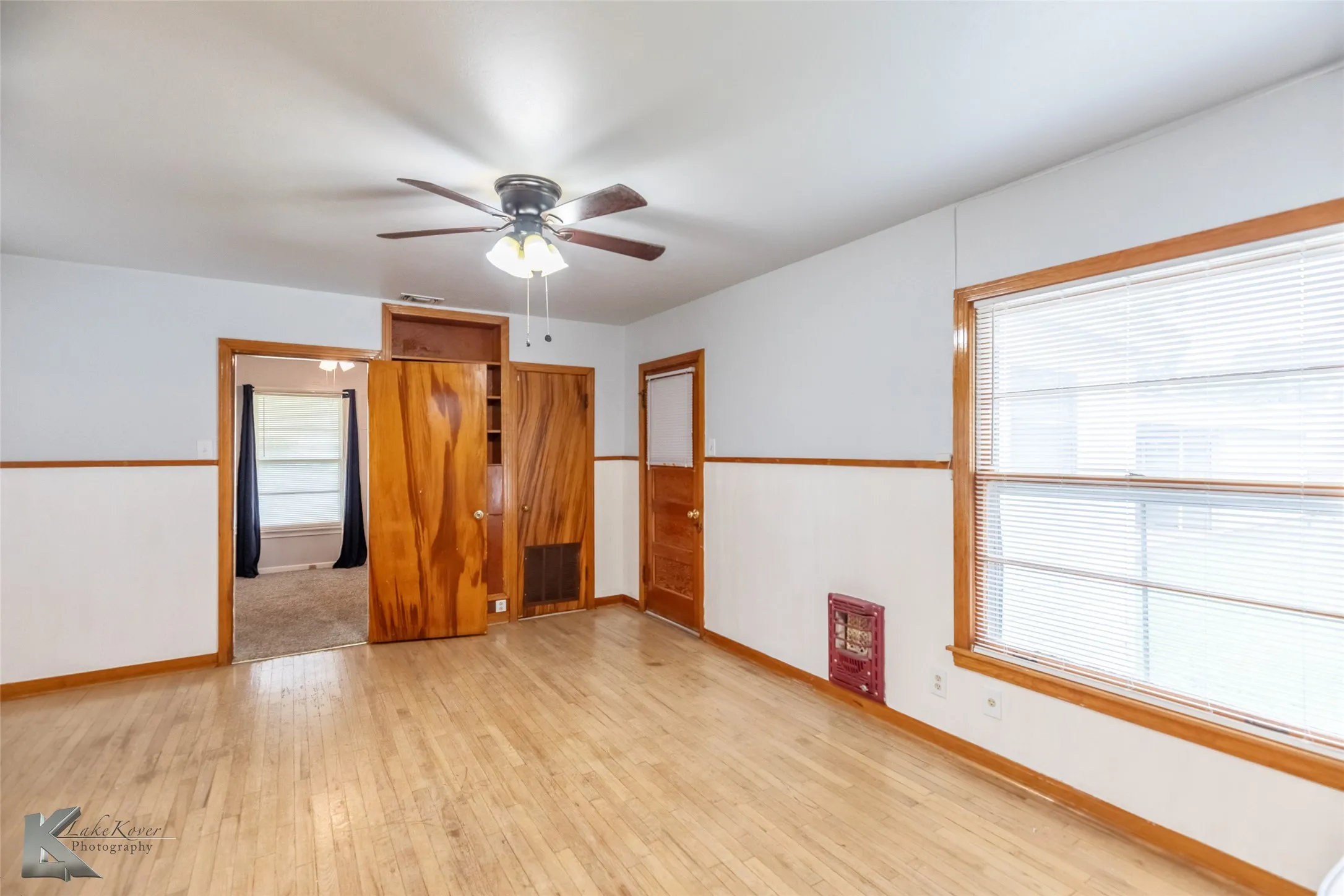 Single Family Residence For Rent in Taylor County , 1402 Herring, Merkel, Texas 79536, 4 Bedroom, 2 Bathroom, 2 Garage spaces, 1,687 Sqft, built in 1951, mls#21378414, Real Estate Agent in Merkel, Homes For Rent in Taylor county, Homes For Rent in Merkel, Realtor in Merkel Texas, Real Estate Brokerage Independent Realty Texas, Luminita Cordes Realtor