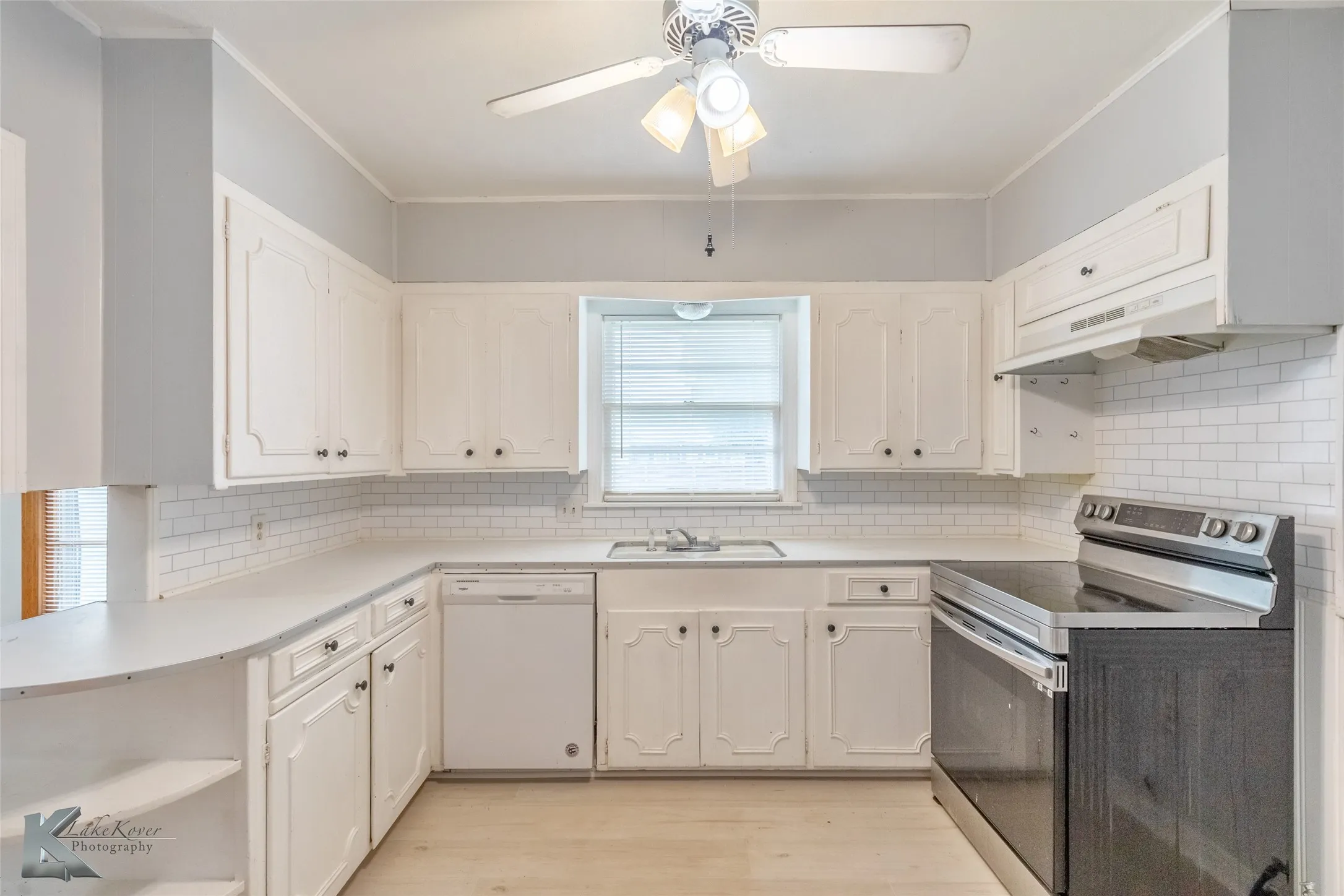 Single Family Residence For Rent in Taylor County , 1402 Herring, Merkel, Texas 79536, 4 Bedroom, 2 Bathroom, 2 Garage spaces, 1,687 Sqft, built in 1951, mls#21378414, Real Estate Agent in Merkel, Homes For Rent in Taylor county, Homes For Rent in Merkel, Realtor in Merkel Texas, Real Estate Brokerage Independent Realty Texas, Luminita Cordes Realtor
