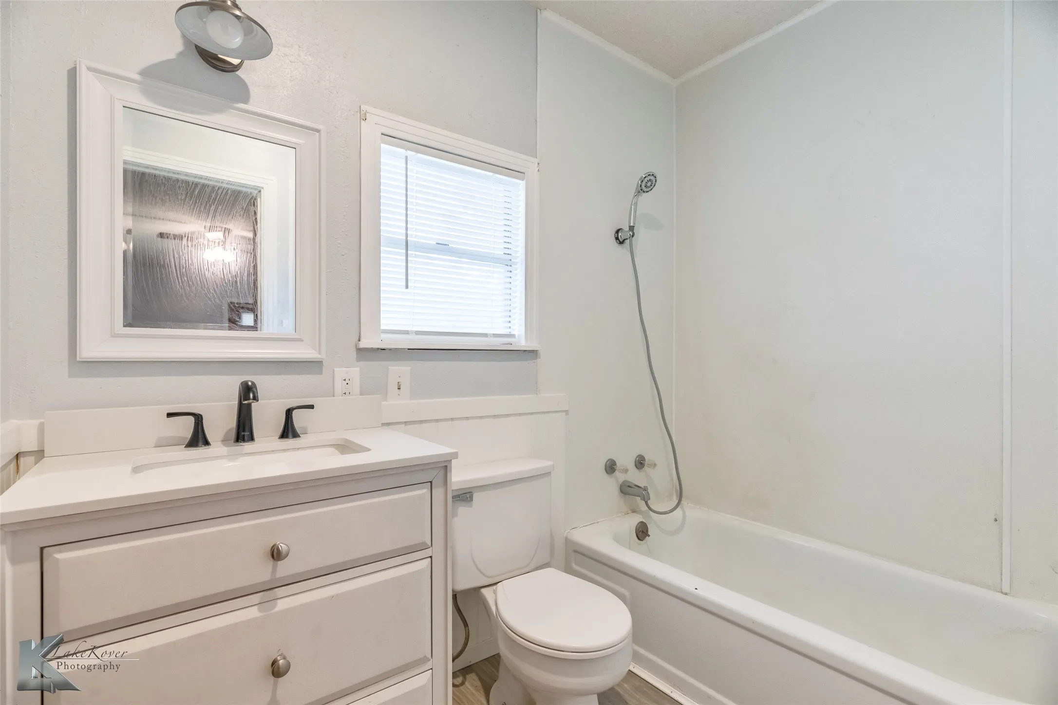 Single Family Residence For Rent in Taylor County , 1402 Herring, Merkel, Texas 79536, 4 Bedroom, 2 Bathroom, 2 Garage spaces, 1,687 Sqft, built in 1951, mls#21378414, Real Estate Agent in Merkel, Homes For Rent in Taylor county, Homes For Rent in Merkel, Realtor in Merkel Texas, Real Estate Brokerage Independent Realty Texas, Luminita Cordes Realtor