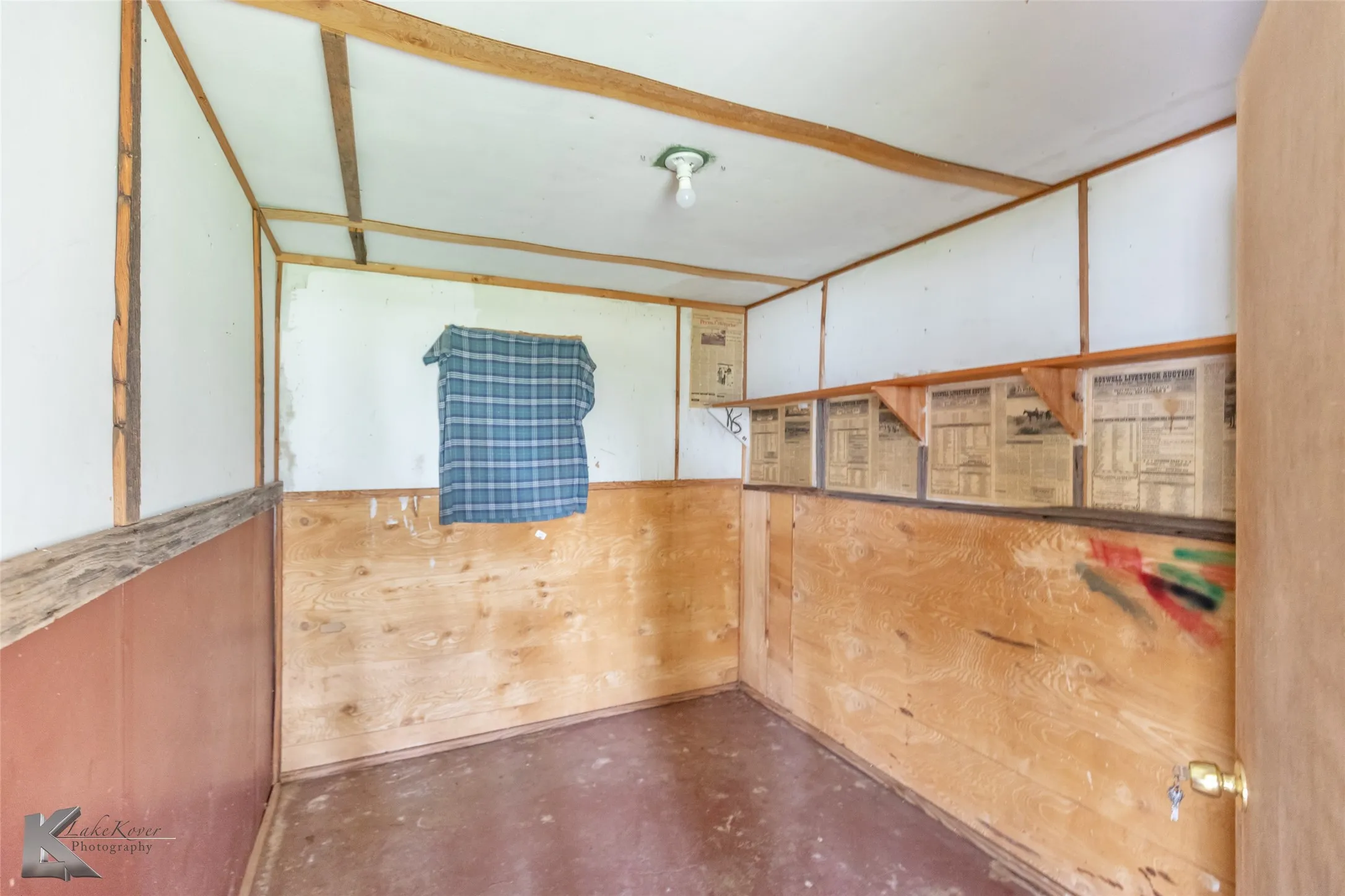 Single Family Residence For Rent in Taylor County , 1402 Herring, Merkel, Texas 79536, 4 Bedroom, 2 Bathroom, 2 Garage spaces, 1,687 Sqft, built in 1951, mls#21378414, Real Estate Agent in Merkel, Homes For Rent in Taylor county, Homes For Rent in Merkel, Realtor in Merkel Texas, Real Estate Brokerage Independent Realty Texas, Luminita Cordes Realtor