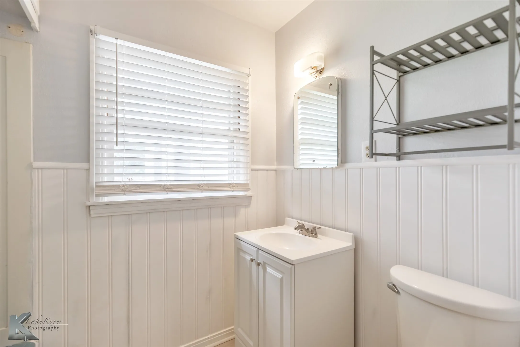 Single Family Residence For Rent in Taylor County , 1402 Herring, Merkel, Texas 79536, 4 Bedroom, 2 Bathroom, 2 Garage spaces, 1,687 Sqft, built in 1951, mls#21378414, Real Estate Agent in Merkel, Homes For Rent in Taylor county, Homes For Rent in Merkel, Realtor in Merkel Texas, Real Estate Brokerage Independent Realty Texas, Luminita Cordes Realtor