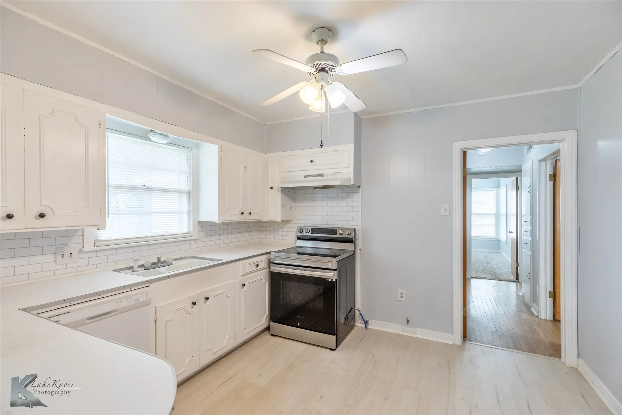 Single Family Residence For Rent in Taylor County , 1402 Herring, Merkel, Texas 79536, 4 Bedroom, 2 Bathroom, 2 Garage spaces, 1,687 Sqft, built in 1951, mls#21378414, Real Estate Agent in Merkel, Homes For Rent in Taylor county, Homes For Rent in Merkel, Realtor in Merkel Texas, Real Estate Brokerage Independent Realty Texas, Luminita Cordes Realtor