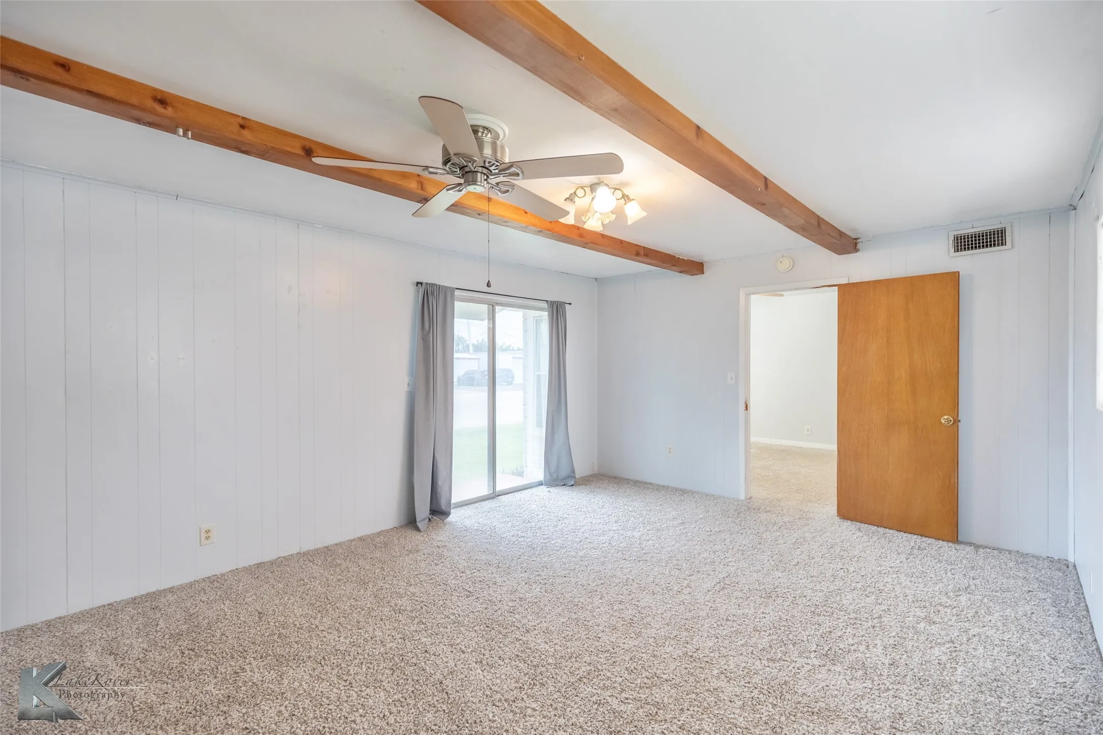 Single Family Residence For Rent in Taylor County , 1402 Herring, Merkel, Texas 79536, 4 Bedroom, 2 Bathroom, 2 Garage spaces, 1,687 Sqft, built in 1951, mls#21378414, Real Estate Agent in Merkel, Homes For Rent in Taylor county, Homes For Rent in Merkel, Realtor in Merkel Texas, Real Estate Brokerage Independent Realty Texas, Luminita Cordes Realtor