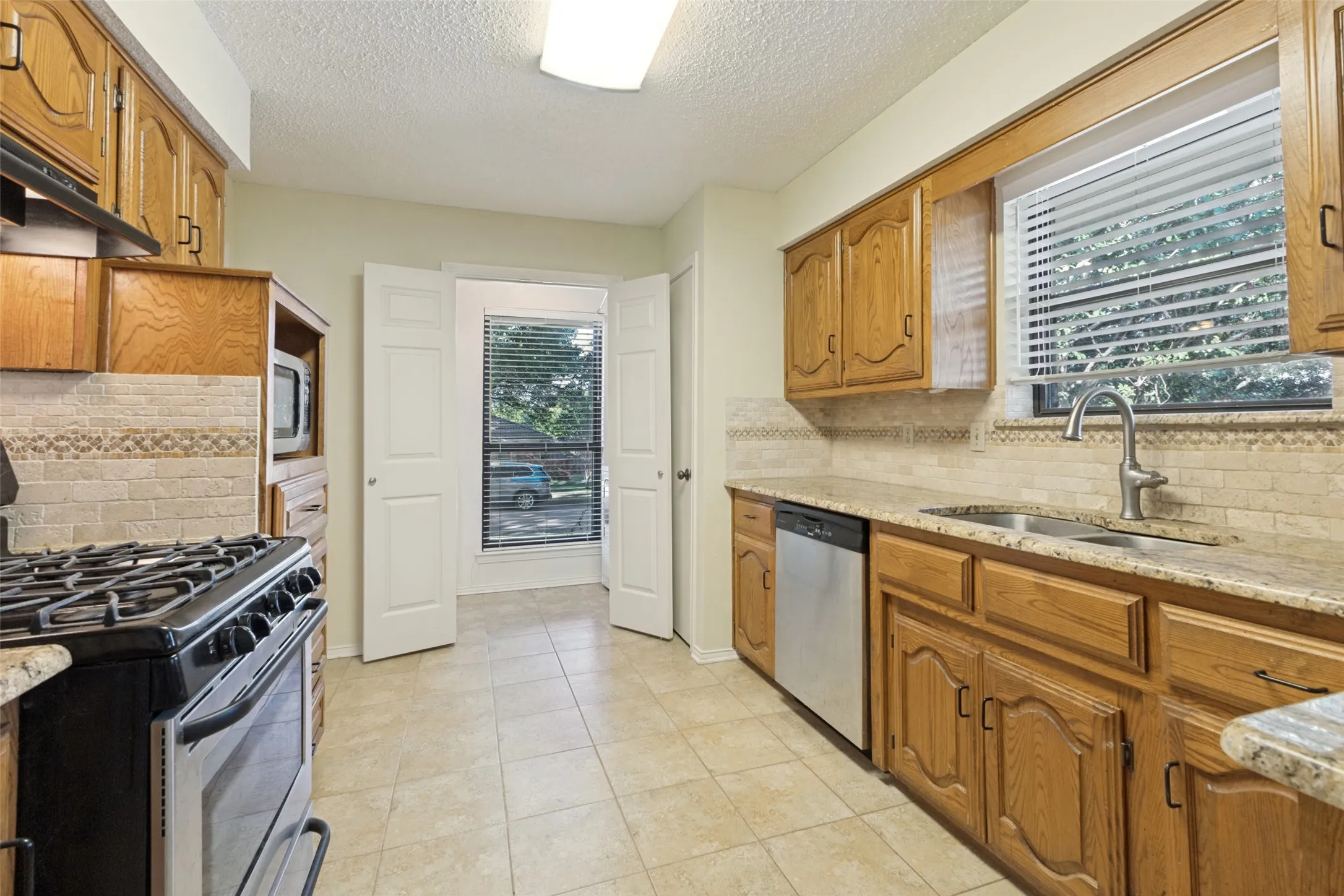 Bright kitchen!