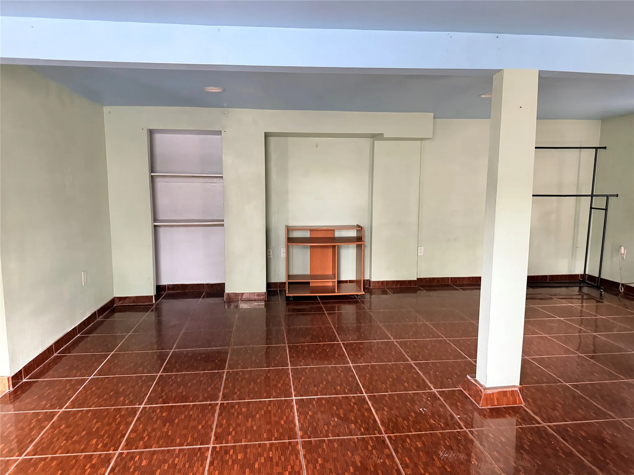Single Family Residence For Rent in Tarrant County , 2205 Roosevelt Avenue, Fort Worth, Texas 76164, 3 Bedroom, 2 Bathroom, Garage spaces, 600 Sqft, built in 1939, mls#21378366, Real Estate Agent in Fort Worth, Homes For Rent in Tarrant county, Homes For Rent in Fort Worth, Realtor in Fort Worth Texas, Real Estate Brokerage Independent Realty Texas, Luminita Cordes Realtor