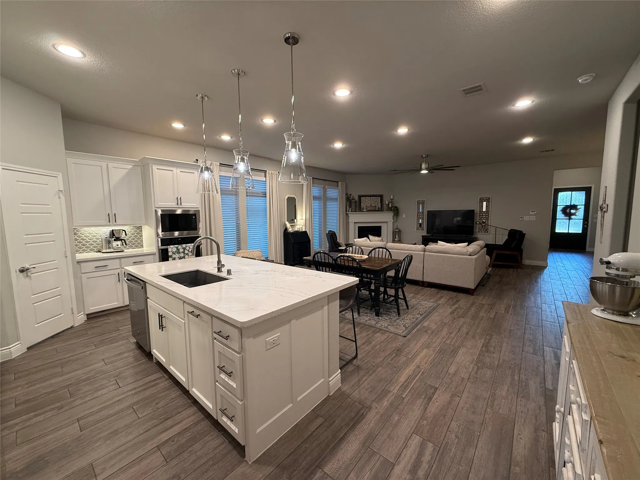 Kitchen/ Dining