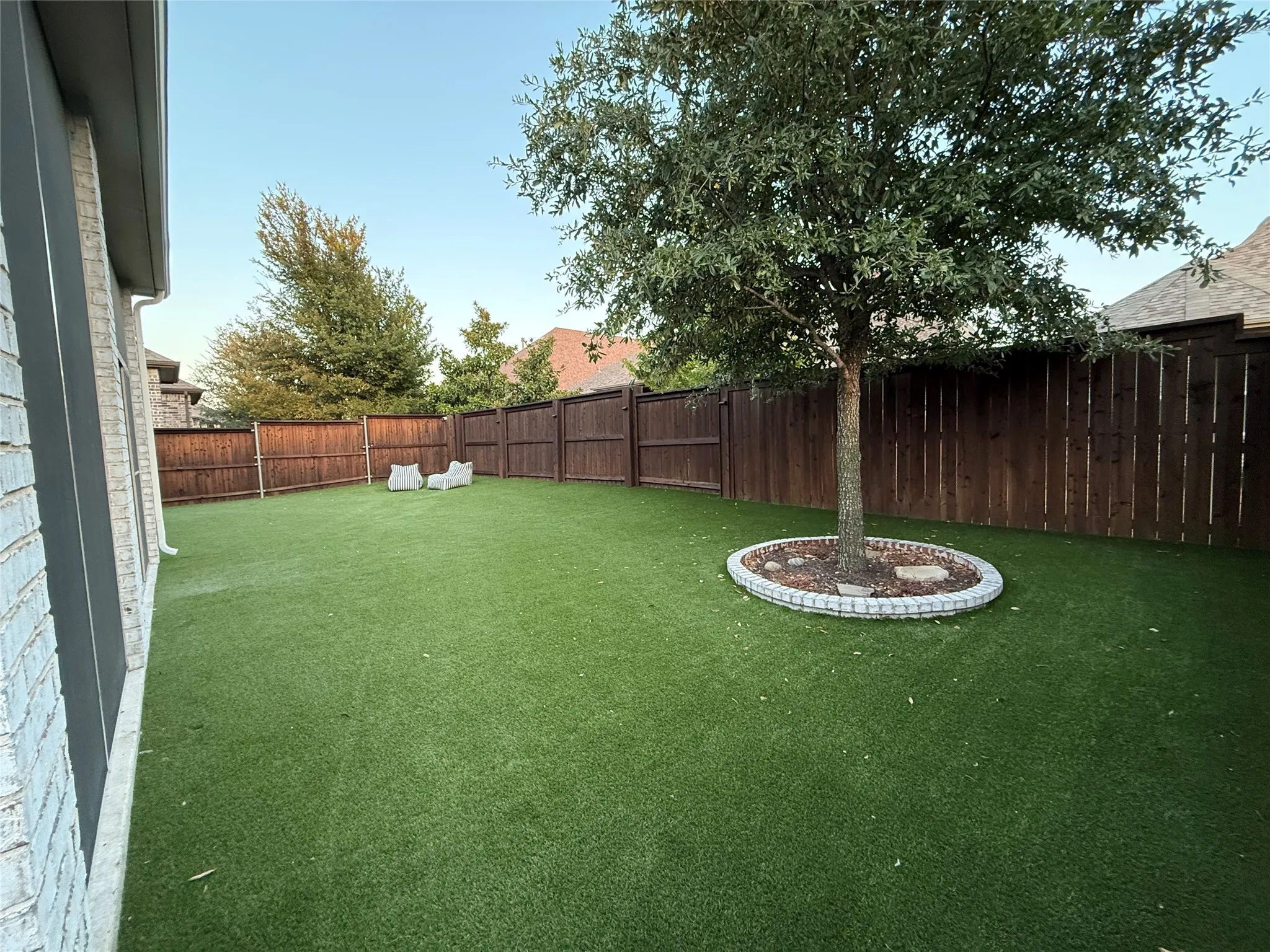 No maintence yard- turf