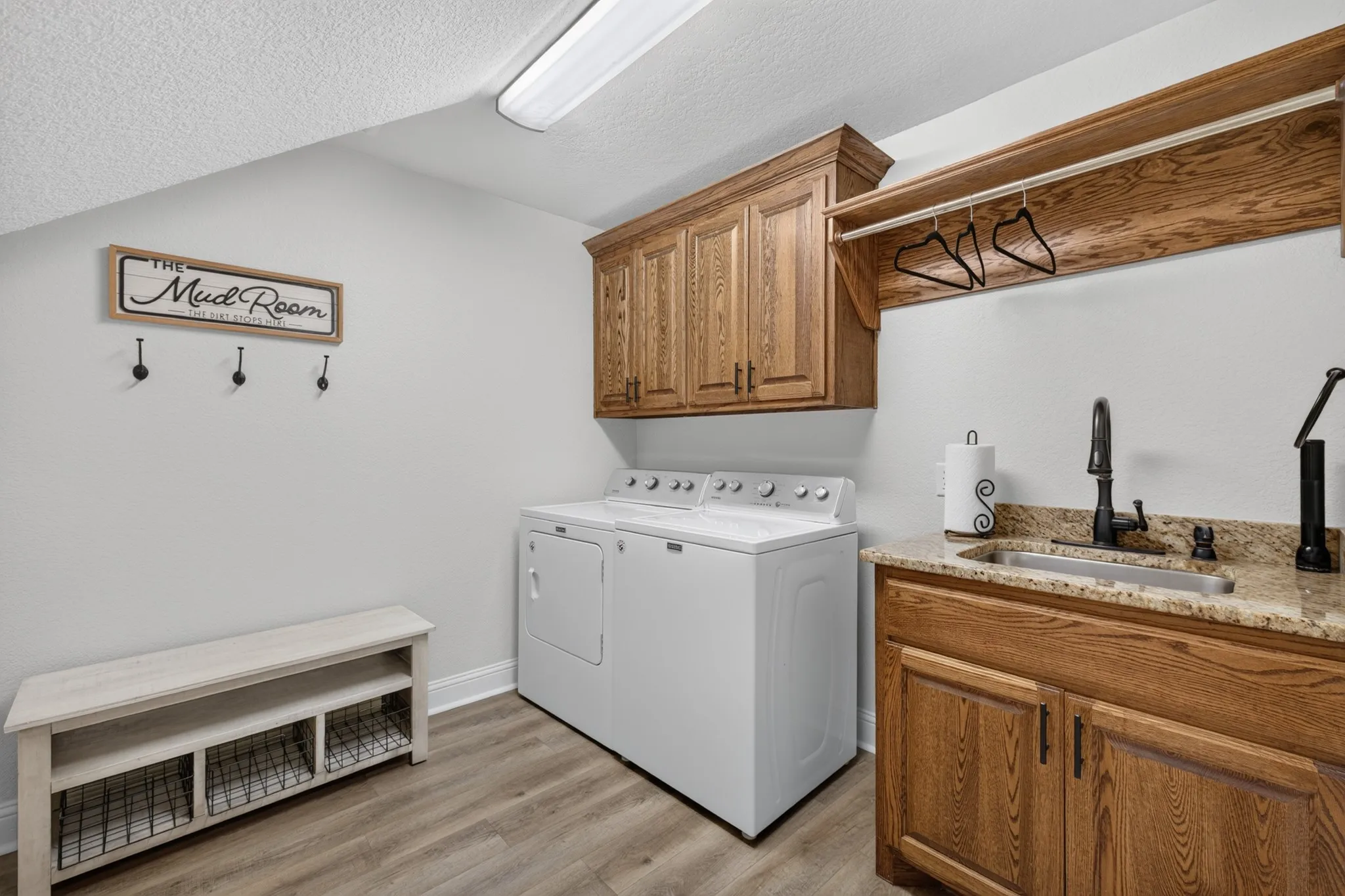 Single Family Residence For Sale in Taylor County , 3409 White Oaks Drive, Abilene, Texas 79606, 5 Bedroom, 3 Bathroom, 2 Garage spaces, 2,506 Sqft, built in 2014, mls#21369081, Real Estate Agent in Abilene, Homes For Sale in Taylor county, Homes For Sale in Abilene, Realtor in Abilene Texas, Real Estate Brokerage Independent Realty Texas, Luminita Cordes Realtor