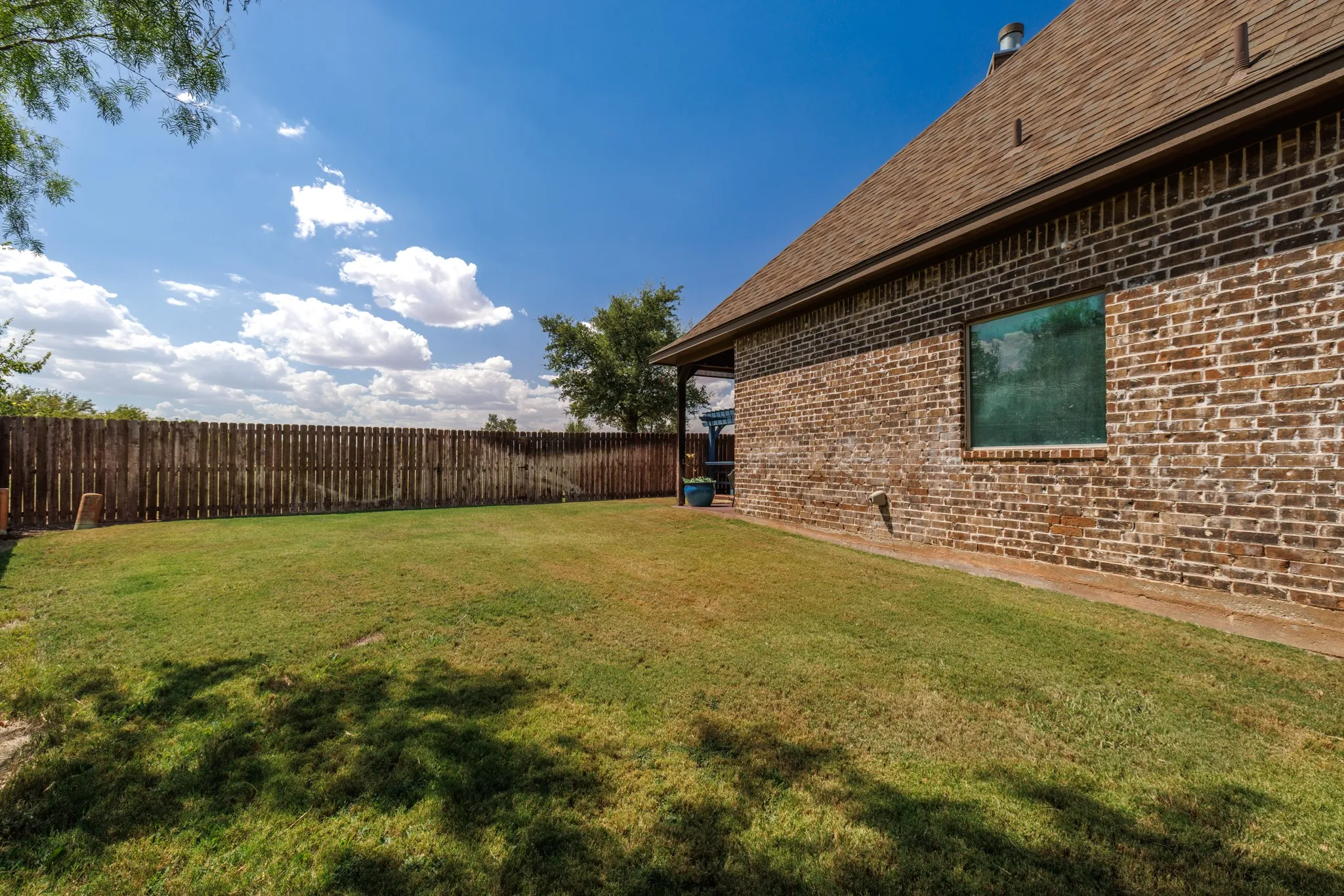 Single Family Residence For Sale in Taylor County , 3409 White Oaks Drive, Abilene, Texas 79606, 5 Bedroom, 3 Bathroom, 2 Garage spaces, 2,506 Sqft, built in 2014, mls#21369081, Real Estate Agent in Abilene, Homes For Sale in Taylor county, Homes For Sale in Abilene, Realtor in Abilene Texas, Real Estate Brokerage Independent Realty Texas, Luminita Cordes Realtor