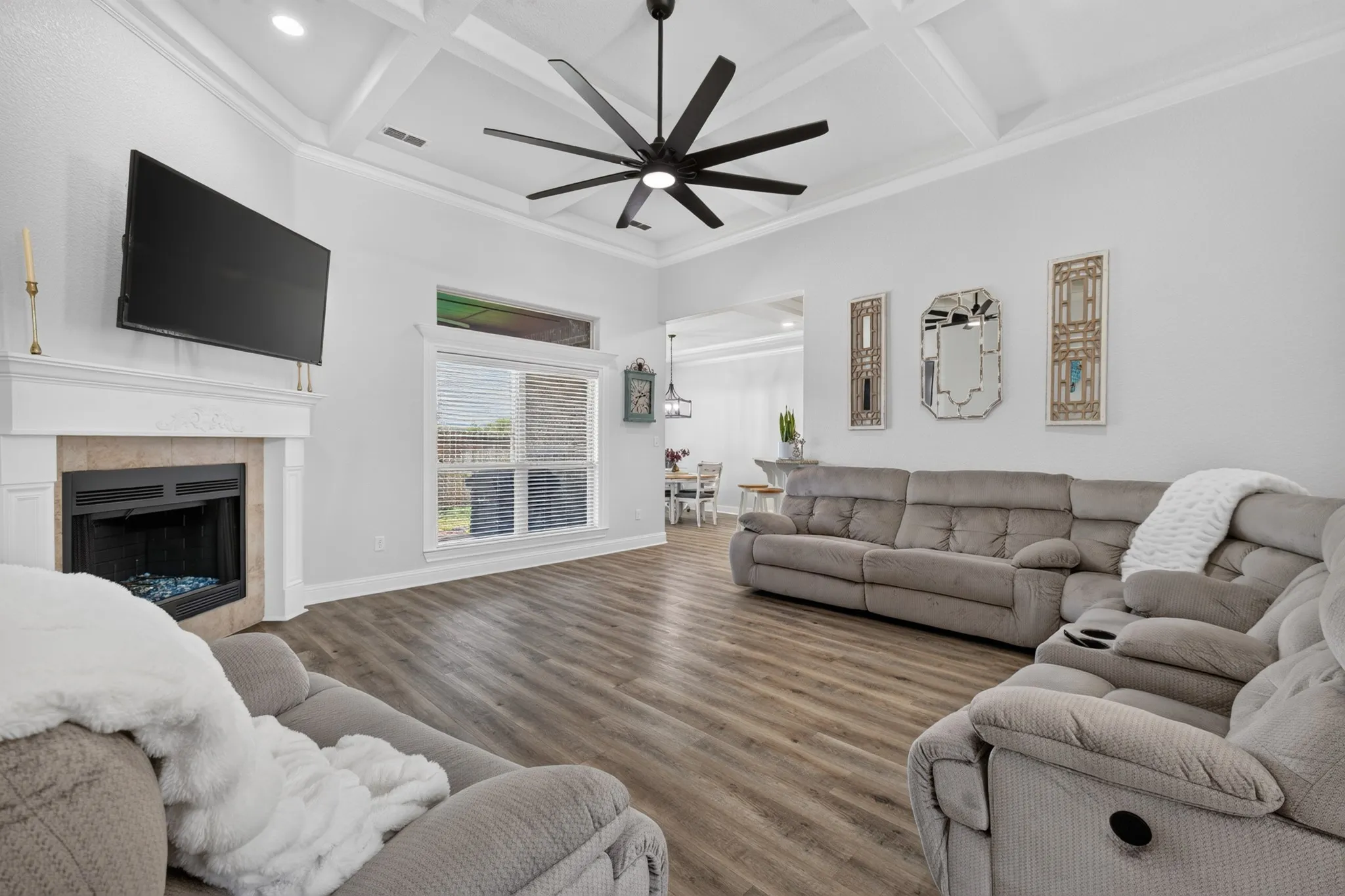 Single Family Residence For Sale in Taylor County , 3409 White Oaks Drive, Abilene, Texas 79606, 5 Bedroom, 3 Bathroom, 2 Garage spaces, 2,506 Sqft, built in 2014, mls#21369081, Real Estate Agent in Abilene, Homes For Sale in Taylor county, Homes For Sale in Abilene, Realtor in Abilene Texas, Real Estate Brokerage Independent Realty Texas, Luminita Cordes Realtor