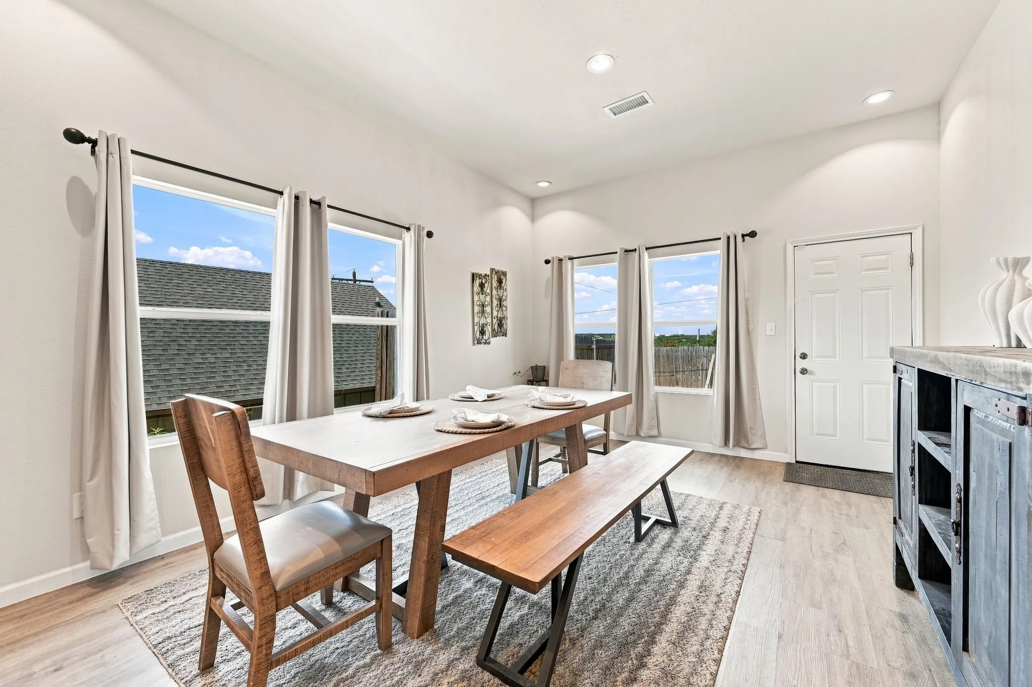 Single Family Residence For Sale in Hood County , 922 Pecos River Drive, Granbury, Texas 76048, 3 Bedroom, 2 Bathroom, 2 Garage spaces, 1,650 Sqft, built in 2022, mls#21370907, Real Estate Agent in Granbury, Homes For Sale in Hood county, Homes For Sale in Granbury, Realtor in Granbury Texas, Real Estate Brokerage Independent Realty Texas, Luminita Cordes Realtor