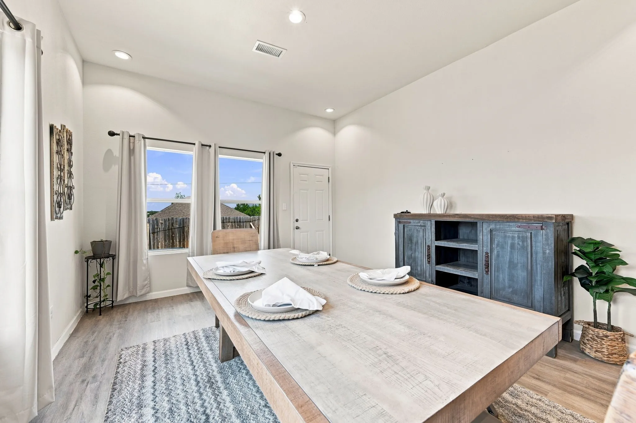 Single Family Residence For Sale in Hood County , 922 Pecos River Drive, Granbury, Texas 76048, 3 Bedroom, 2 Bathroom, 2 Garage spaces, 1,650 Sqft, built in 2022, mls#21370907, Real Estate Agent in Granbury, Homes For Sale in Hood county, Homes For Sale in Granbury, Realtor in Granbury Texas, Real Estate Brokerage Independent Realty Texas, Luminita Cordes Realtor