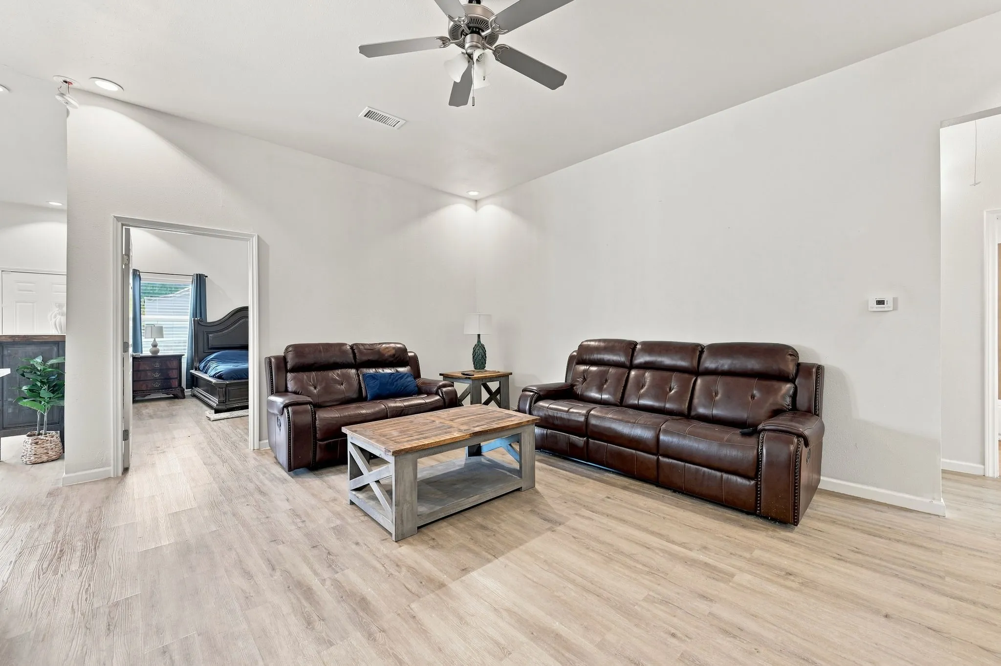 Single Family Residence For Sale in Hood County , 922 Pecos River Drive, Granbury, Texas 76048, 3 Bedroom, 2 Bathroom, 2 Garage spaces, 1,650 Sqft, built in 2022, mls#21370907, Real Estate Agent in Granbury, Homes For Sale in Hood county, Homes For Sale in Granbury, Realtor in Granbury Texas, Real Estate Brokerage Independent Realty Texas, Luminita Cordes Realtor
