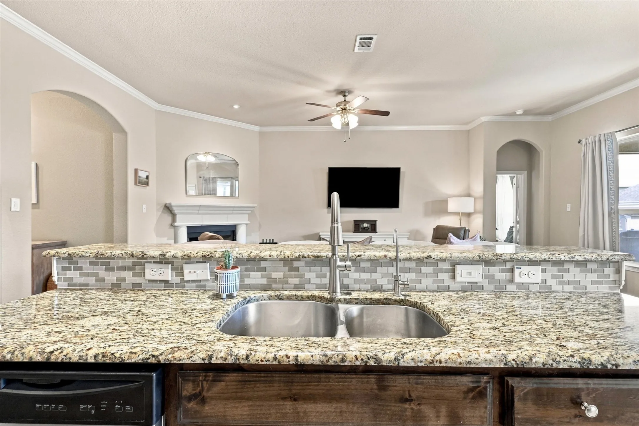 Single Family Residence For Sale in Tarrant County , 9848 Brazoria Trail, Fort Worth, Texas 76126, 3 Bedroom, 2 Bathroom, 2 Garage spaces, 2,150 Sqft, built in 2012, mls#21375327, Real Estate Agent in Fort Worth, Homes For Sale in Tarrant county, Homes For Sale in Fort Worth, Realtor in Fort Worth Texas, Real Estate Brokerage Independent Realty Texas, Luminita Cordes Realtor