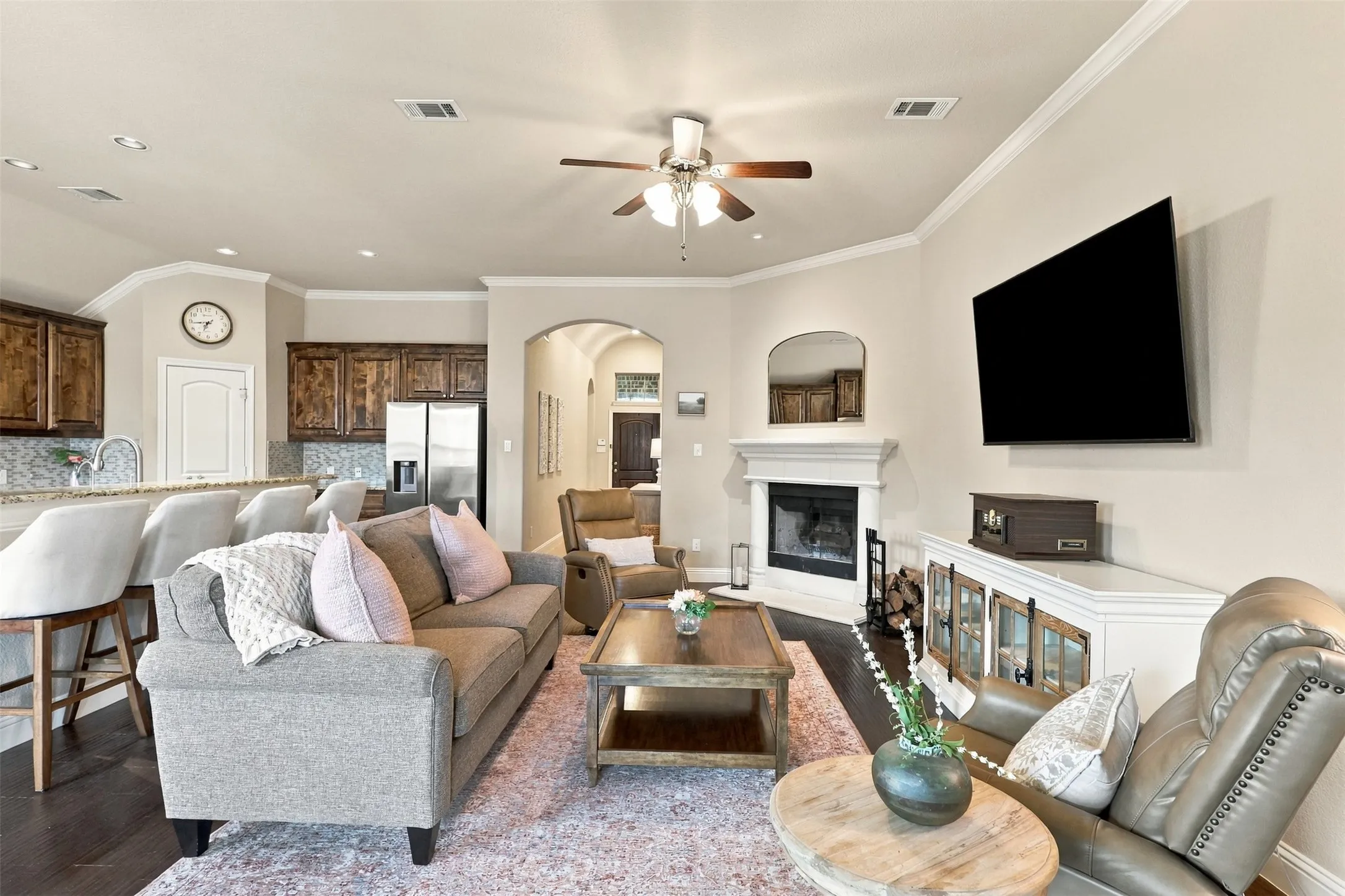 Single Family Residence For Sale in Tarrant County , 9848 Brazoria Trail, Fort Worth, Texas 76126, 3 Bedroom, 2 Bathroom, 2 Garage spaces, 2,150 Sqft, built in 2012, mls#21375327, Real Estate Agent in Fort Worth, Homes For Sale in Tarrant county, Homes For Sale in Fort Worth, Realtor in Fort Worth Texas, Real Estate Brokerage Independent Realty Texas, Luminita Cordes Realtor