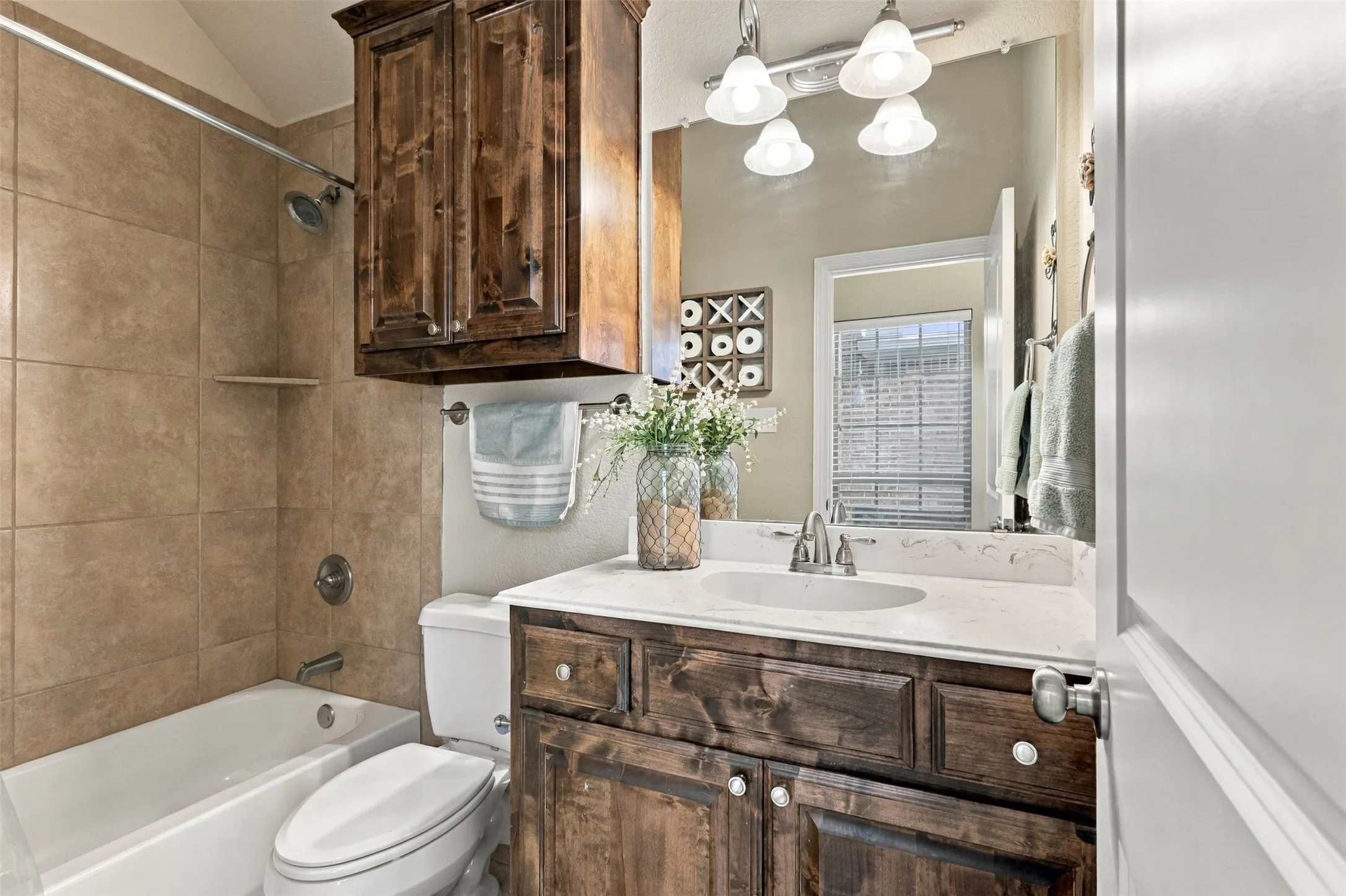 Single Family Residence For Sale in Tarrant County , 9848 Brazoria Trail, Fort Worth, Texas 76126, 3 Bedroom, 2 Bathroom, 2 Garage spaces, 2,150 Sqft, built in 2012, mls#21375327, Real Estate Agent in Fort Worth, Homes For Sale in Tarrant county, Homes For Sale in Fort Worth, Realtor in Fort Worth Texas, Real Estate Brokerage Independent Realty Texas, Luminita Cordes Realtor