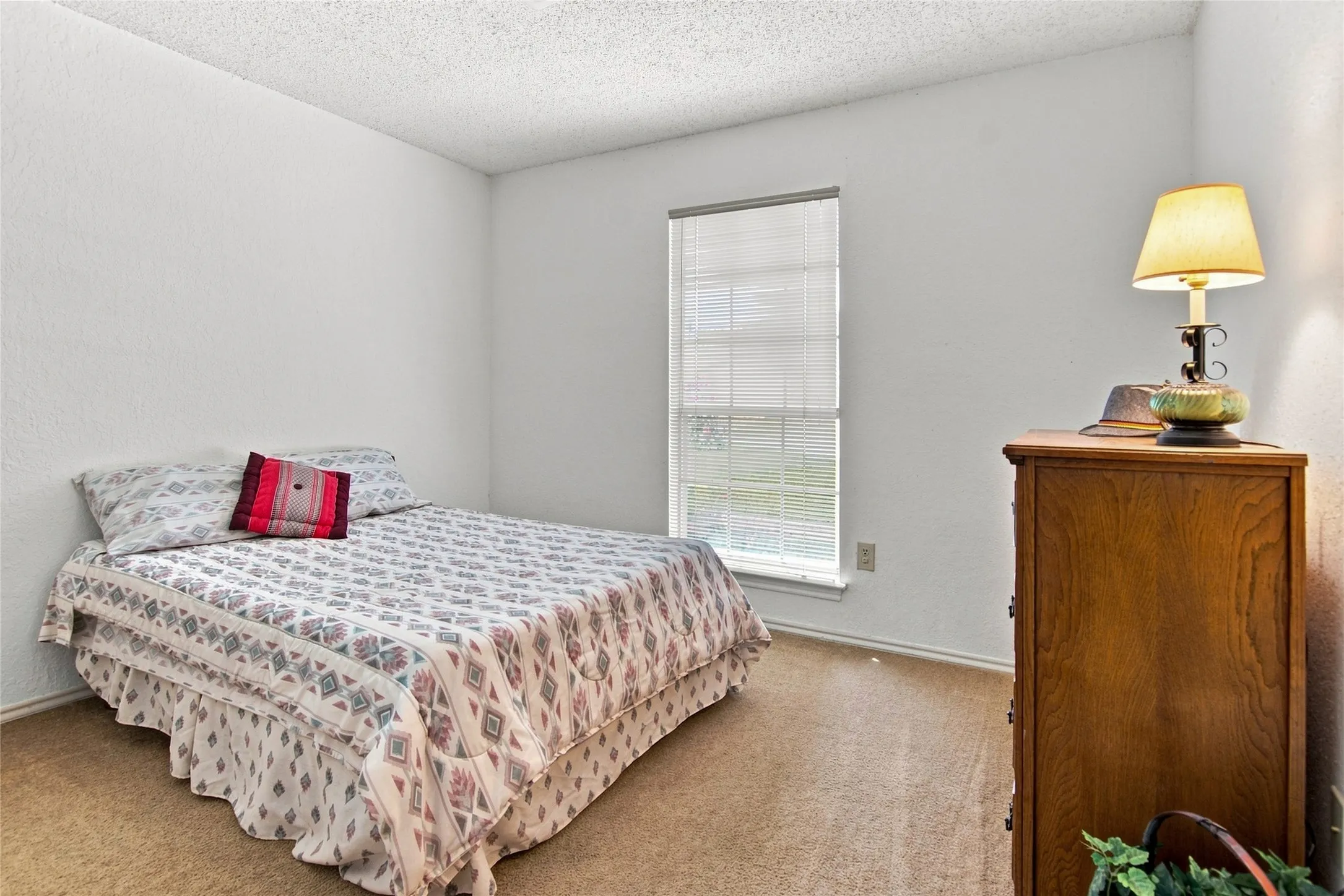 with the flexibility to create a home office or room for overnight guests.