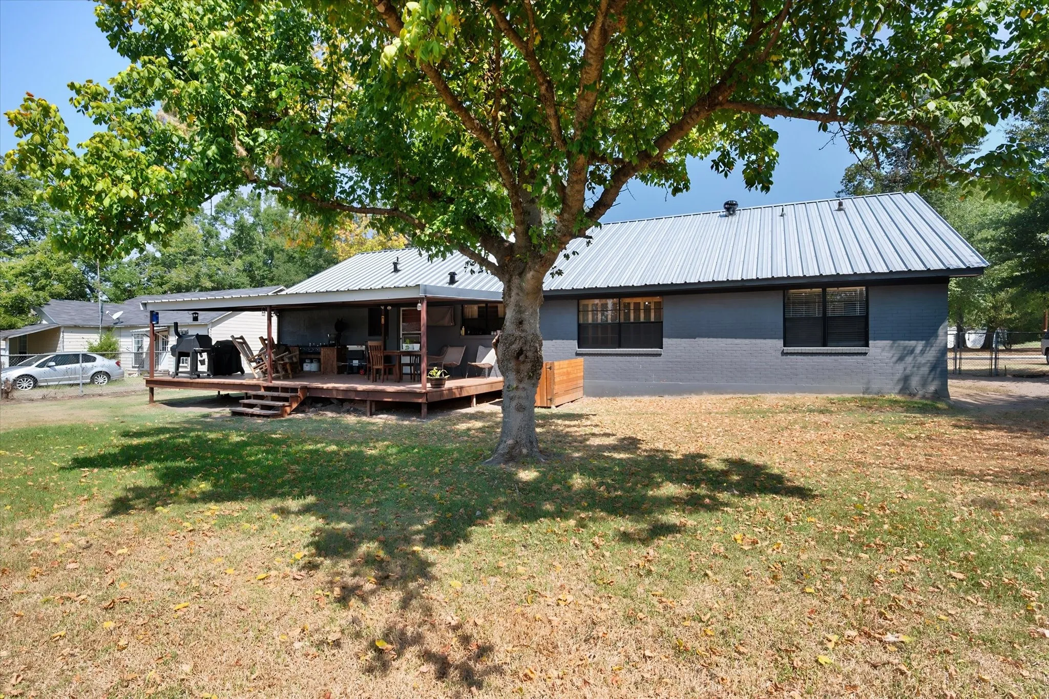 Single Family Residence For Sale in Freestone County , 427 E Bradley Street, Fairfield, Texas 75840, 2 Bedroom, 2 Bathroom, 2 Garage spaces, 1,476 Sqft, built in 1960, mls#21371525, Real Estate Agent in Fairfield, Homes For Sale in Freestone county, Homes For Sale in Fairfield, Realtor in Fairfield Texas, Real Estate Brokerage Independent Realty Texas, Luminita Cordes Realtor