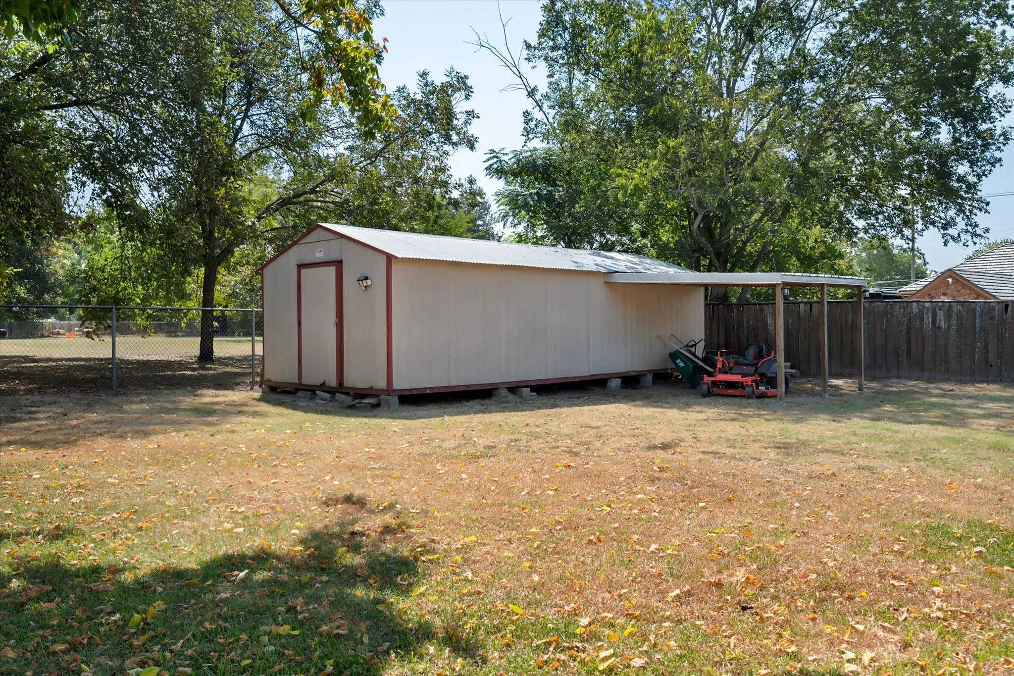 Single Family Residence For Sale in Freestone County , 427 E Bradley Street, Fairfield, Texas 75840, 2 Bedroom, 2 Bathroom, 2 Garage spaces, 1,476 Sqft, built in 1960, mls#21371525, Real Estate Agent in Fairfield, Homes For Sale in Freestone county, Homes For Sale in Fairfield, Realtor in Fairfield Texas, Real Estate Brokerage Independent Realty Texas, Luminita Cordes Realtor