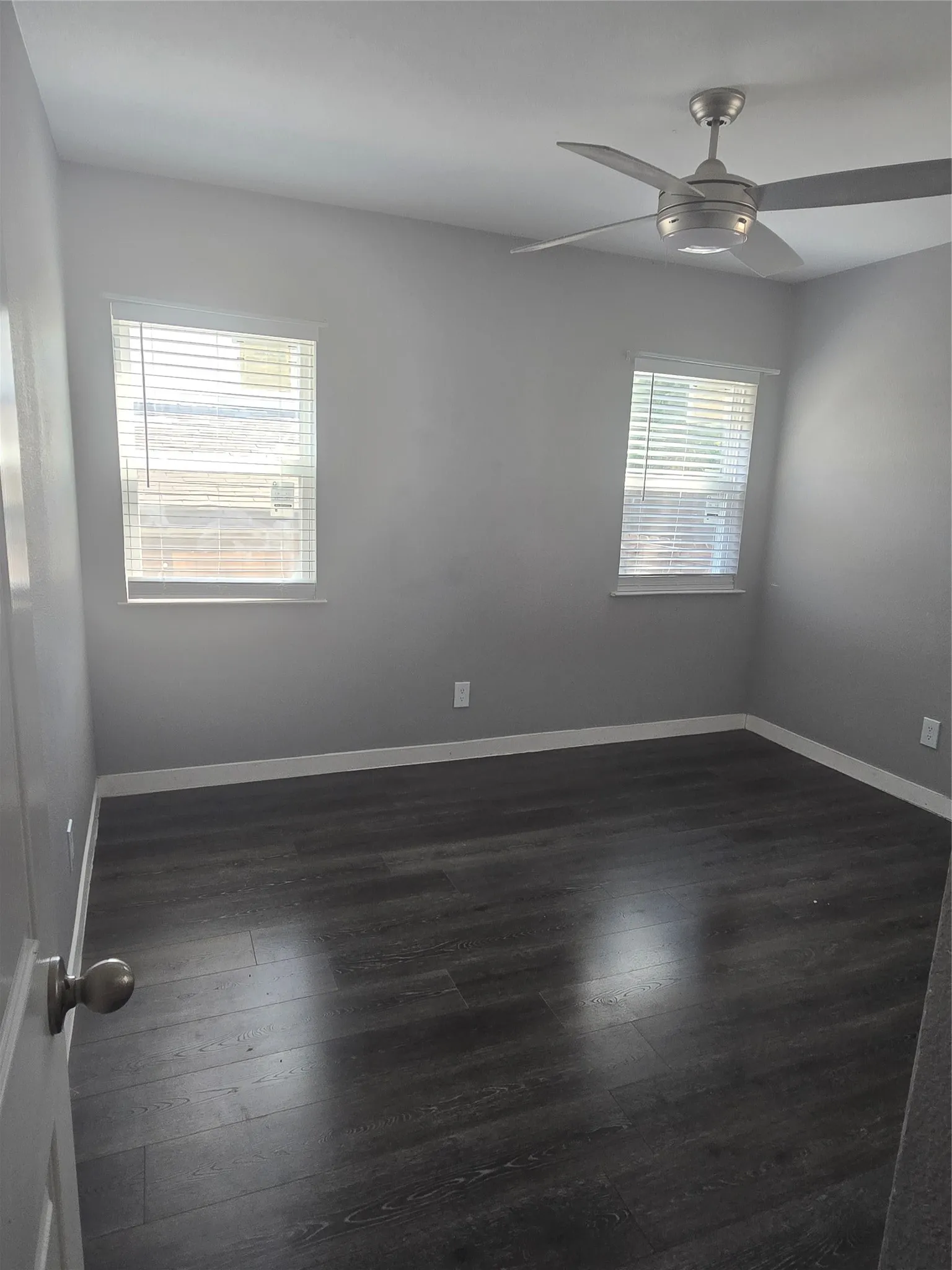 Single Family Residence For Sale in Dallas County , 3211 Ramsey Avenue, Dallas, Texas 75216, 3 Bedroom, 2 Bathroom, 4 Garage spaces, 1,208 Sqft, built in 1947, mls#21372910, Real Estate Agent in Dallas, Homes For Sale in Dallas county, Homes For Sale in Dallas, Realtor in Dallas Texas, Real Estate Brokerage Independent Realty Texas, Luminita Cordes Realtor