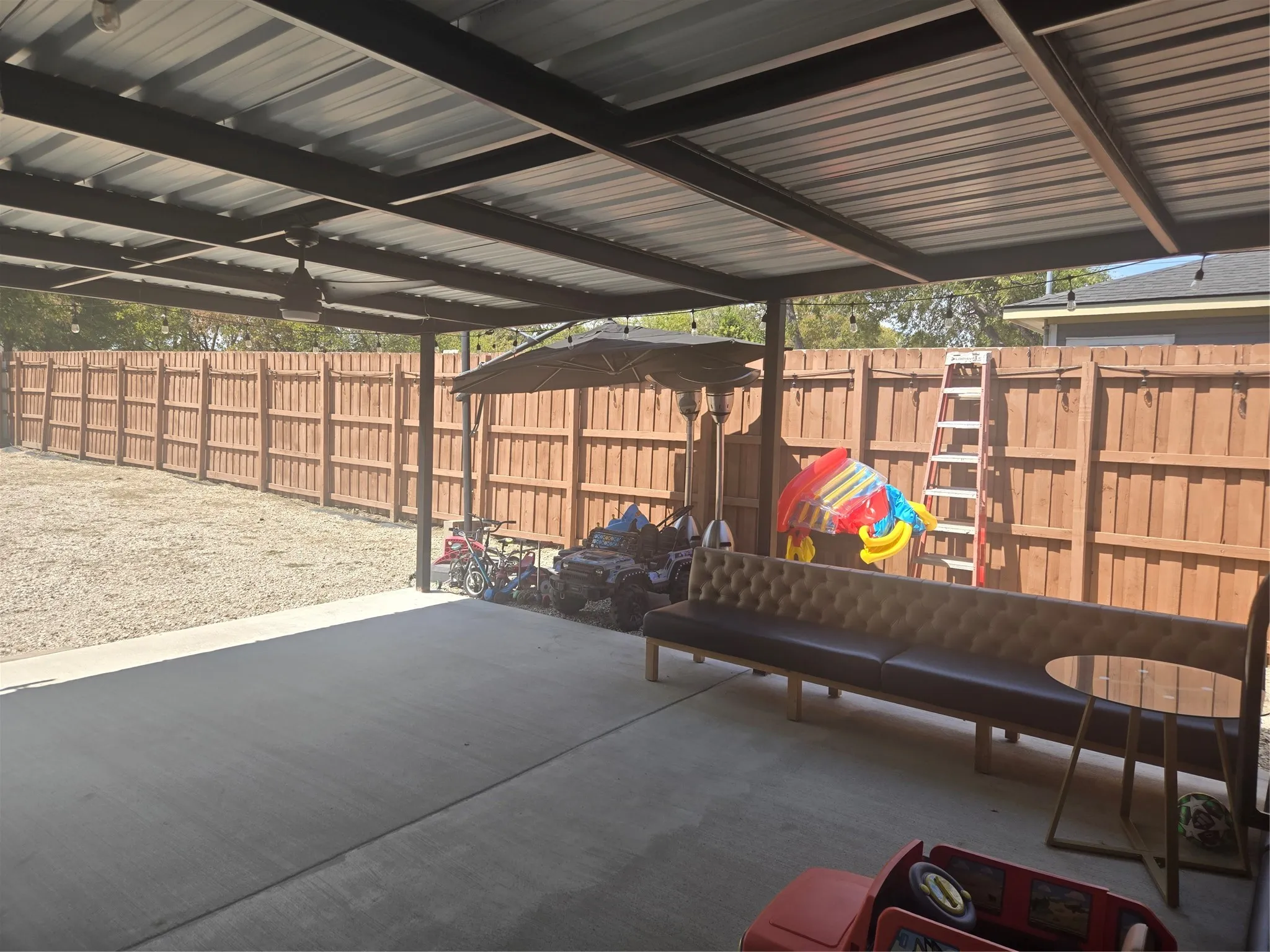 Single Family Residence For Sale in Dallas County , 3211 Ramsey Avenue, Dallas, Texas 75216, 3 Bedroom, 2 Bathroom, 4 Garage spaces, 1,208 Sqft, built in 1947, mls#21372910, Real Estate Agent in Dallas, Homes For Sale in Dallas county, Homes For Sale in Dallas, Realtor in Dallas Texas, Real Estate Brokerage Independent Realty Texas, Luminita Cordes Realtor