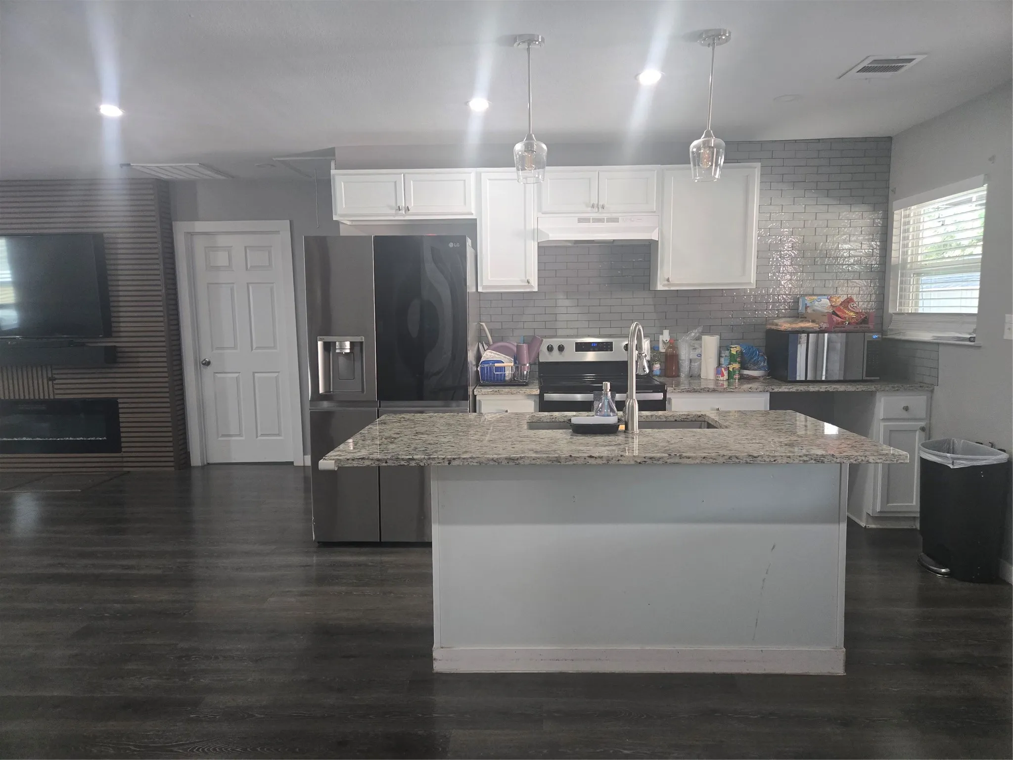 Single Family Residence For Sale in Dallas County , 3211 Ramsey Avenue, Dallas, Texas 75216, 3 Bedroom, 2 Bathroom, 4 Garage spaces, 1,208 Sqft, built in 1947, mls#21372910, Real Estate Agent in Dallas, Homes For Sale in Dallas county, Homes For Sale in Dallas, Realtor in Dallas Texas, Real Estate Brokerage Independent Realty Texas, Luminita Cordes Realtor