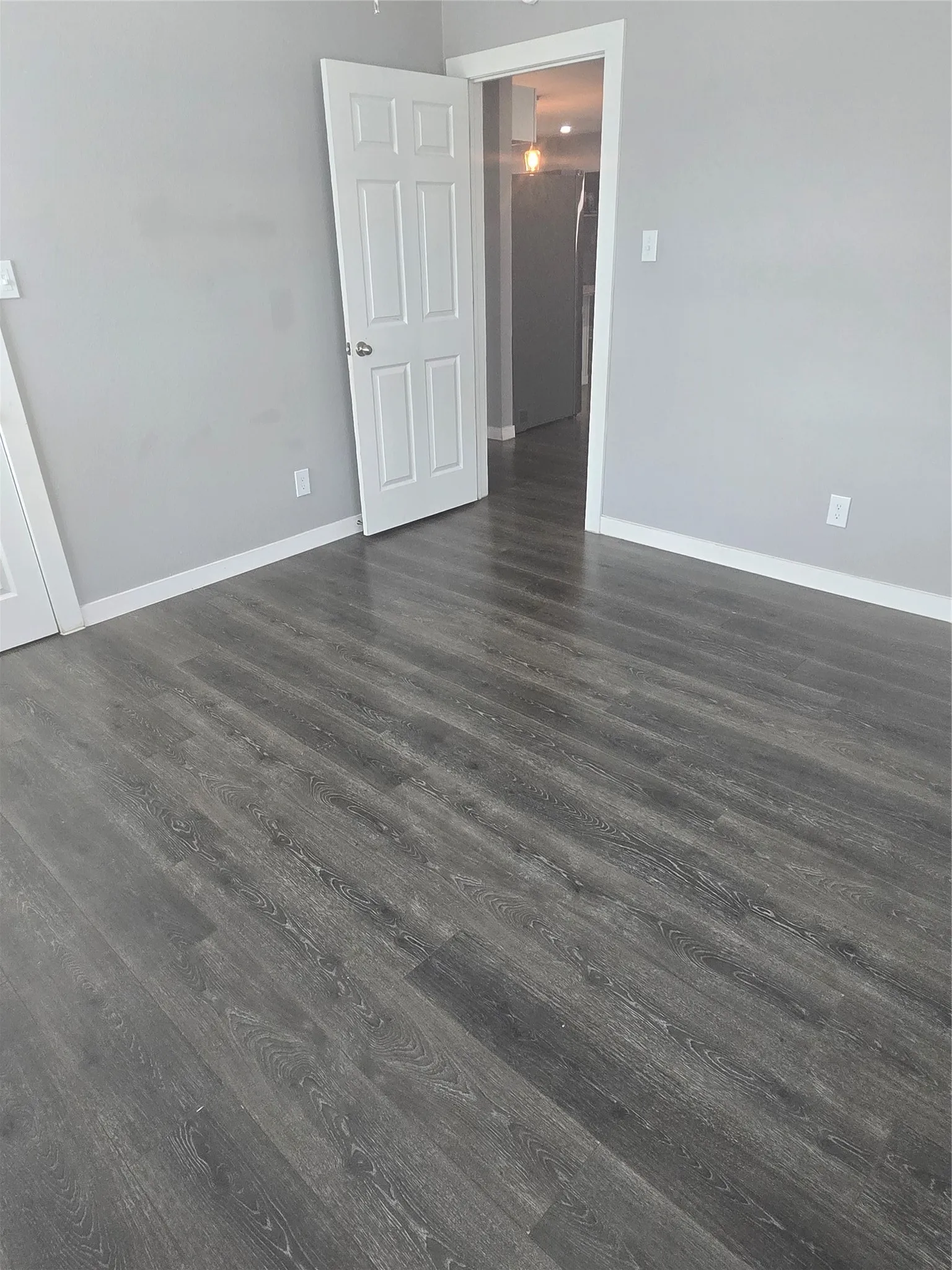 Single Family Residence For Sale in Dallas County , 3211 Ramsey Avenue, Dallas, Texas 75216, 3 Bedroom, 2 Bathroom, 4 Garage spaces, 1,208 Sqft, built in 1947, mls#21372910, Real Estate Agent in Dallas, Homes For Sale in Dallas county, Homes For Sale in Dallas, Realtor in Dallas Texas, Real Estate Brokerage Independent Realty Texas, Luminita Cordes Realtor