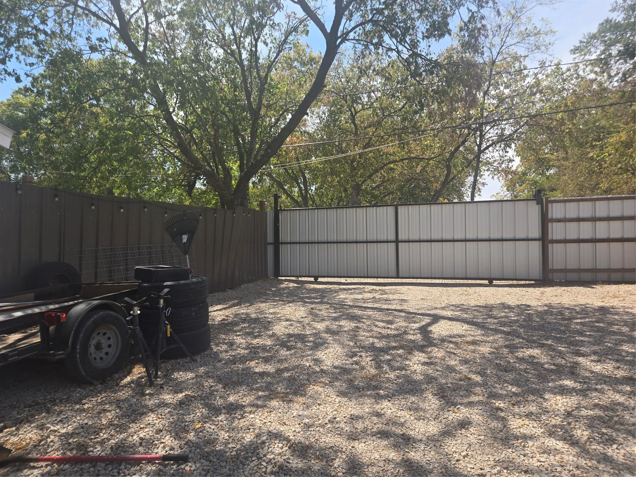 Single Family Residence For Sale in Dallas County , 3211 Ramsey Avenue, Dallas, Texas 75216, 3 Bedroom, 2 Bathroom, 4 Garage spaces, 1,208 Sqft, built in 1947, mls#21372910, Real Estate Agent in Dallas, Homes For Sale in Dallas county, Homes For Sale in Dallas, Realtor in Dallas Texas, Real Estate Brokerage Independent Realty Texas, Luminita Cordes Realtor