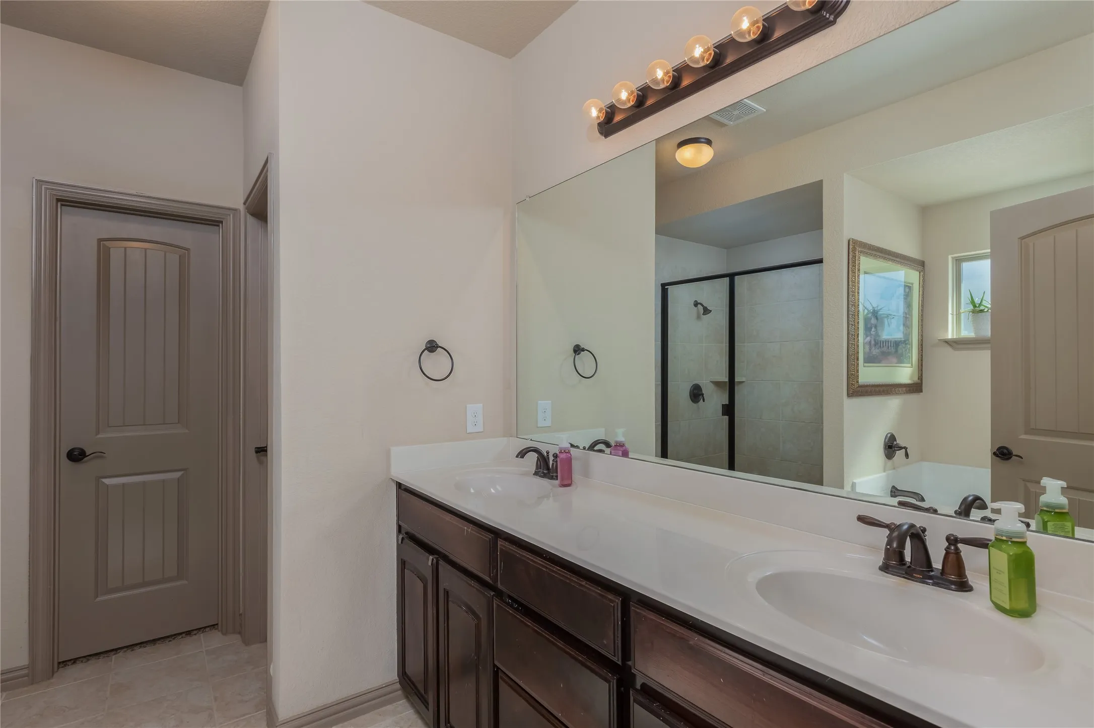 Single Family Residence For Sale in Parker County , 3841 J E Woody Road, Springtown, Texas 76082, 4 Bedroom, 3 Bathroom, 4 Garage spaces, 2,628 Sqft, built in 2019, mls#21377978, Real Estate Agent in Springtown, Homes For Sale in Parker county, Homes For Sale in Springtown, Realtor in Springtown Texas, Real Estate Brokerage Independent Realty Texas, Luminita Cordes Realtor