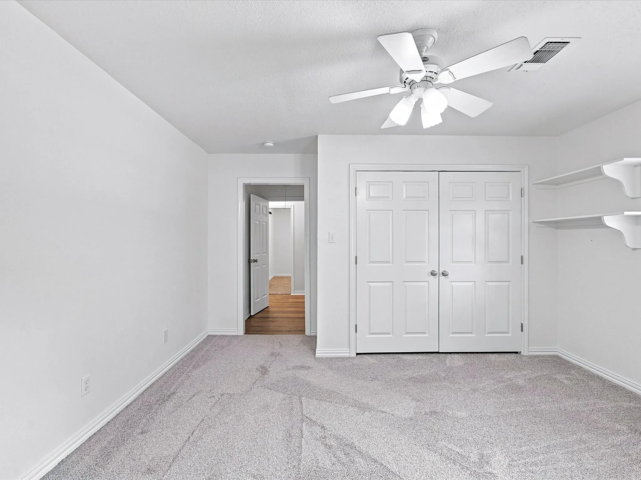 Single Family Residence For Sale in Wise County , 3107 S Lipsey Street, Decatur, Texas 76234, 4 Bedroom, 3 Bathroom, 2 Garage spaces, 2,126 Sqft, built in 1971, mls#21373535, Real Estate Agent in Decatur, Homes For Sale in Wise county, Homes For Sale in Decatur, Realtor in Decatur Texas, Real Estate Brokerage Independent Realty Texas, Luminita Cordes Realtor