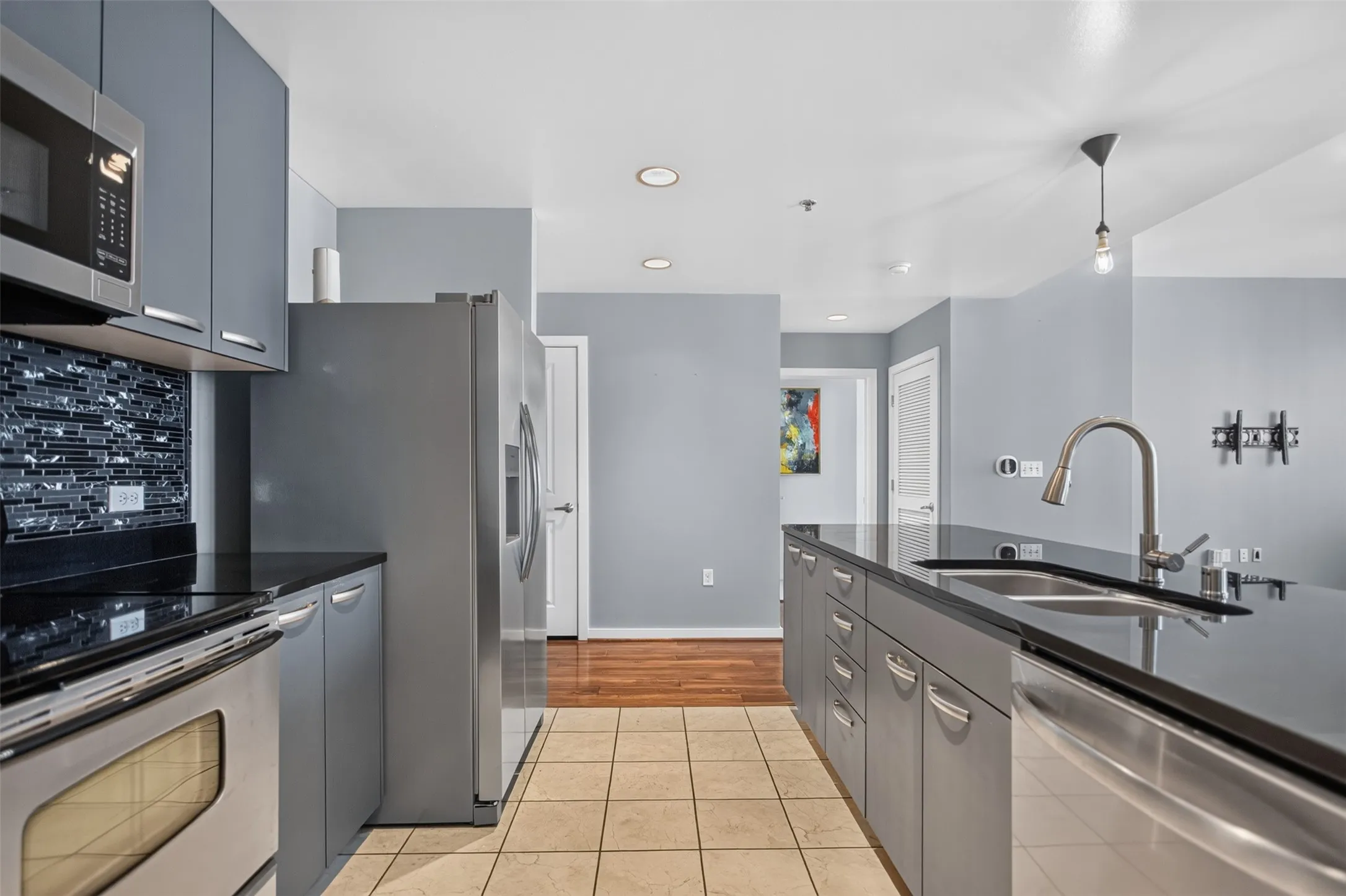 Condominium For Rent in Dallas County , 1200 Main Street 1506, Dallas, Texas 75202, 2 Bedroom, 2 Bathroom, 2 Garage spaces, 1,379 Sqft, built in 1974, mls#21376815, Real Estate Agent in Dallas, Homes For Rent in Dallas county, Homes For Rent in Dallas, Realtor in Dallas Texas, Real Estate Brokerage Independent Realty Texas, Luminita Cordes Realtor