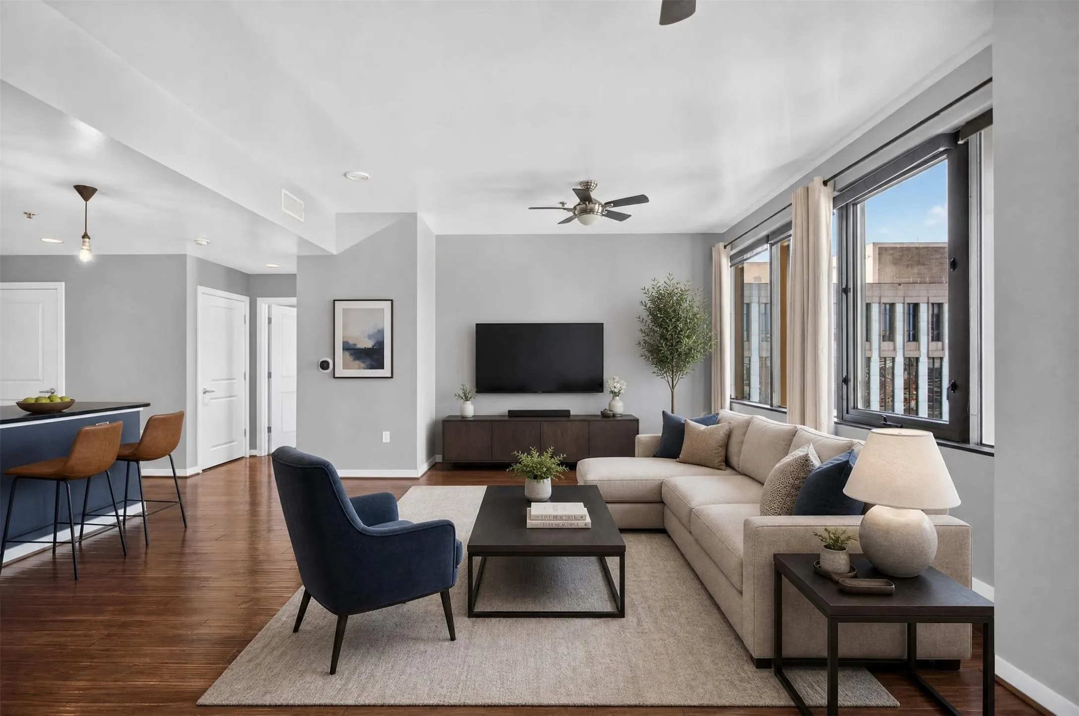 Condominium For Rent in Dallas County , 1200 Main Street 1506, Dallas, Texas 75202, 2 Bedroom, 2 Bathroom, 2 Garage spaces, 1,379 Sqft, built in 1974, mls#21376815, Real Estate Agent in Dallas, Homes For Rent in Dallas county, Homes For Rent in Dallas, Realtor in Dallas Texas, Real Estate Brokerage Independent Realty Texas, Luminita Cordes Realtor