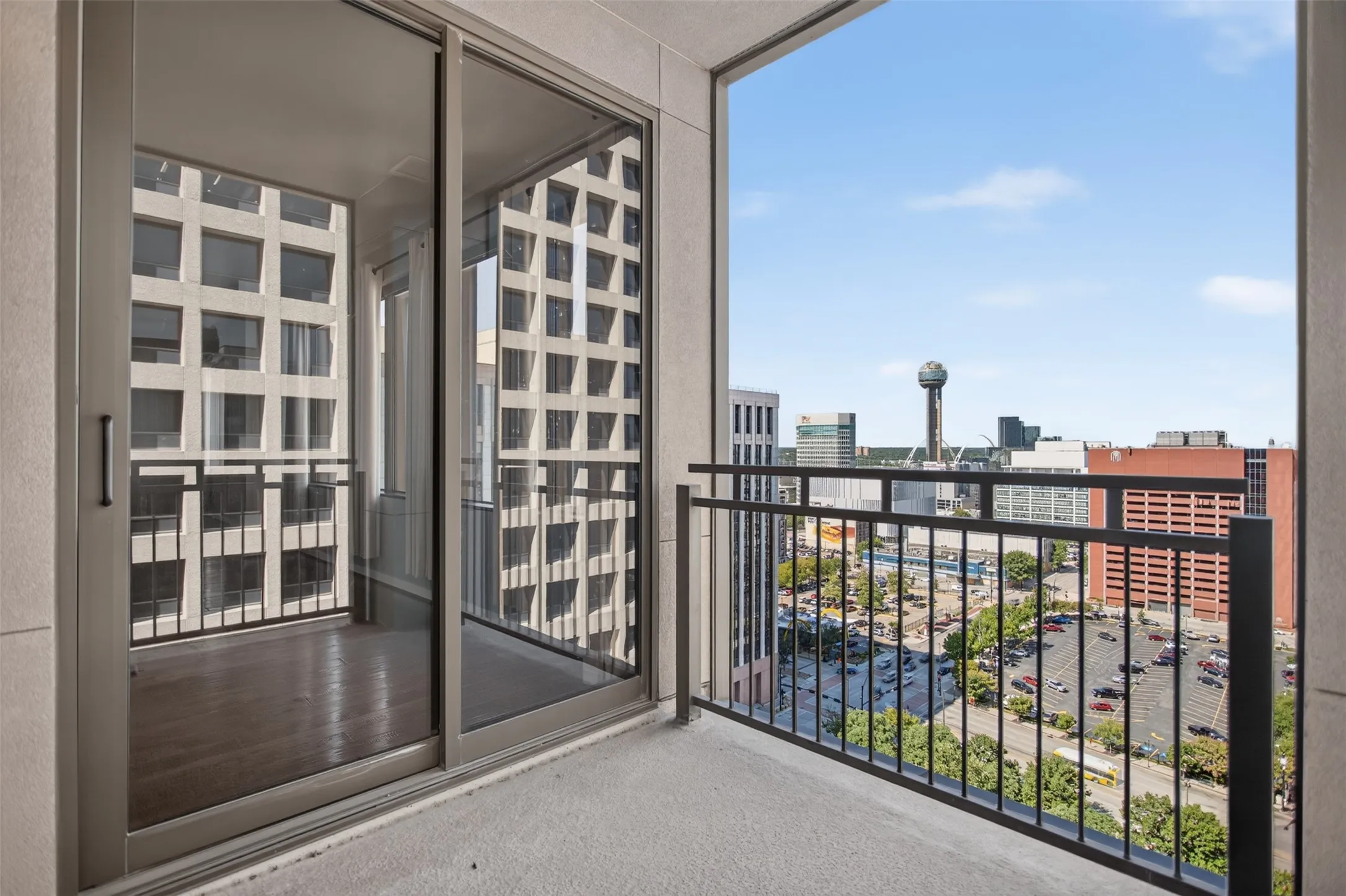 Condominium For Rent in Dallas County , 1200 Main Street 1506, Dallas, Texas 75202, 2 Bedroom, 2 Bathroom, 2 Garage spaces, 1,379 Sqft, built in 1974, mls#21376815, Real Estate Agent in Dallas, Homes For Rent in Dallas county, Homes For Rent in Dallas, Realtor in Dallas Texas, Real Estate Brokerage Independent Realty Texas, Luminita Cordes Realtor