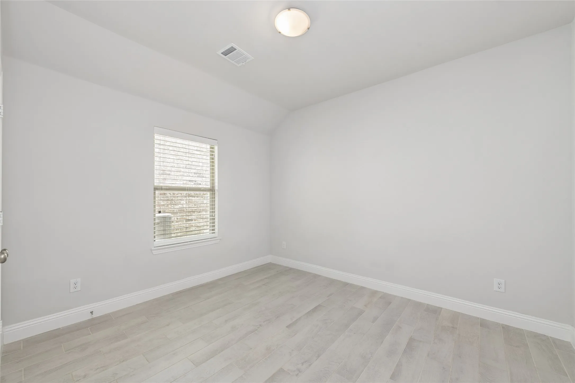 Single Family Residence For Rent in Collin County , 528 Cattle Chute Court, Celina, Texas 75009, 4 Bedroom, 2 Bathroom, 2 Garage spaces, 2,174 Sqft, built in 2022, mls#21378455, Real Estate Agent in Celina, Homes For Rent in Collin county, Homes For Rent in Celina, Realtor in Celina Texas, Real Estate Brokerage Independent Realty Texas, Luminita Cordes Realtor